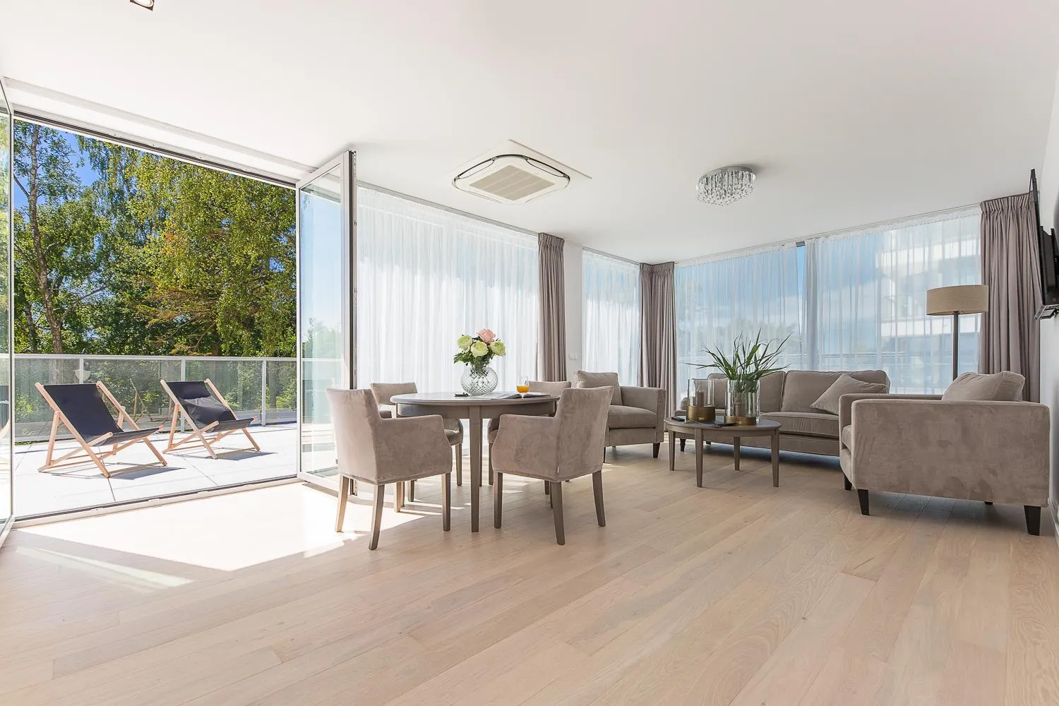 Living room in Dune Beach Resort - C
