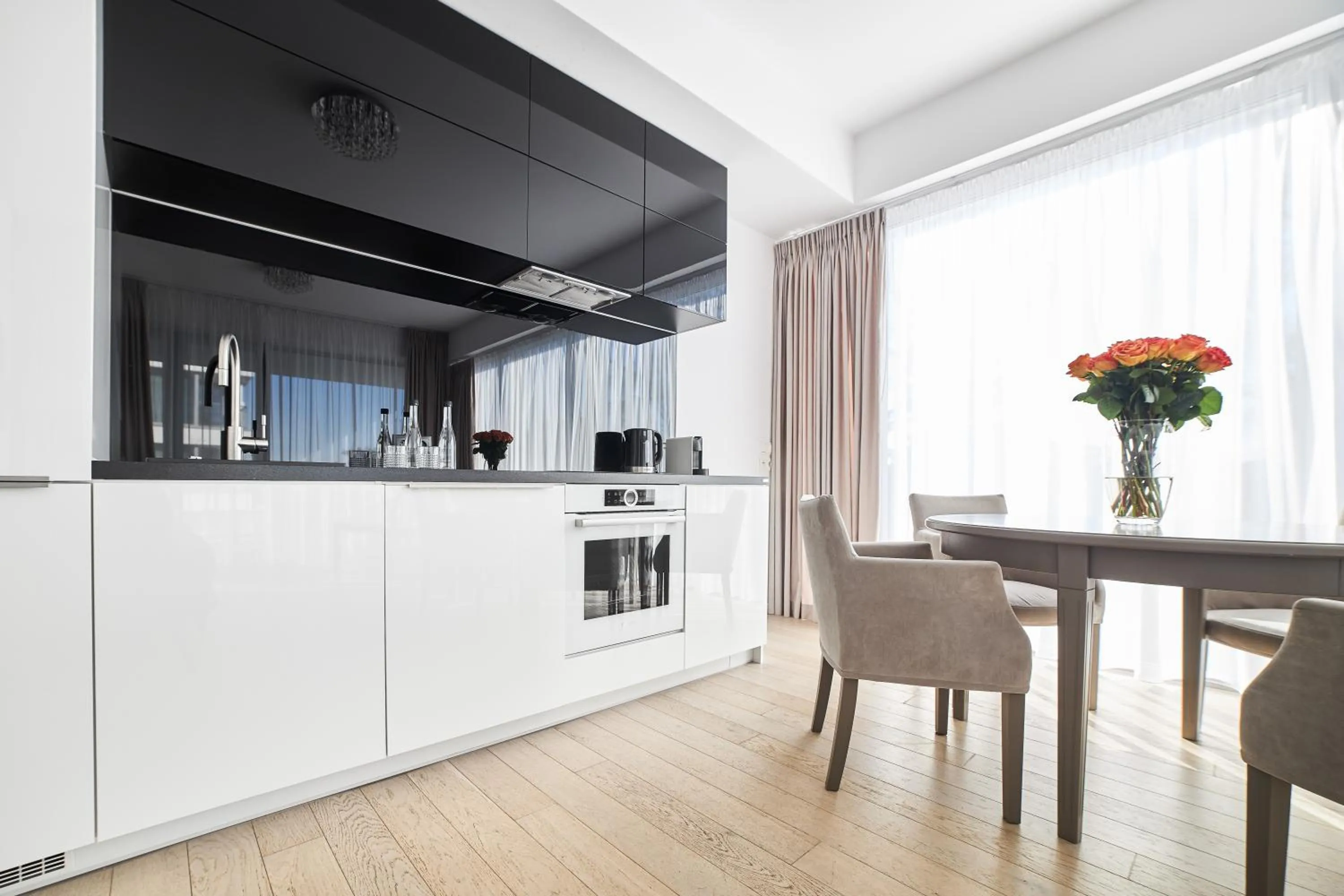 Kitchen or kitchenette in Dune Beach Resort - C