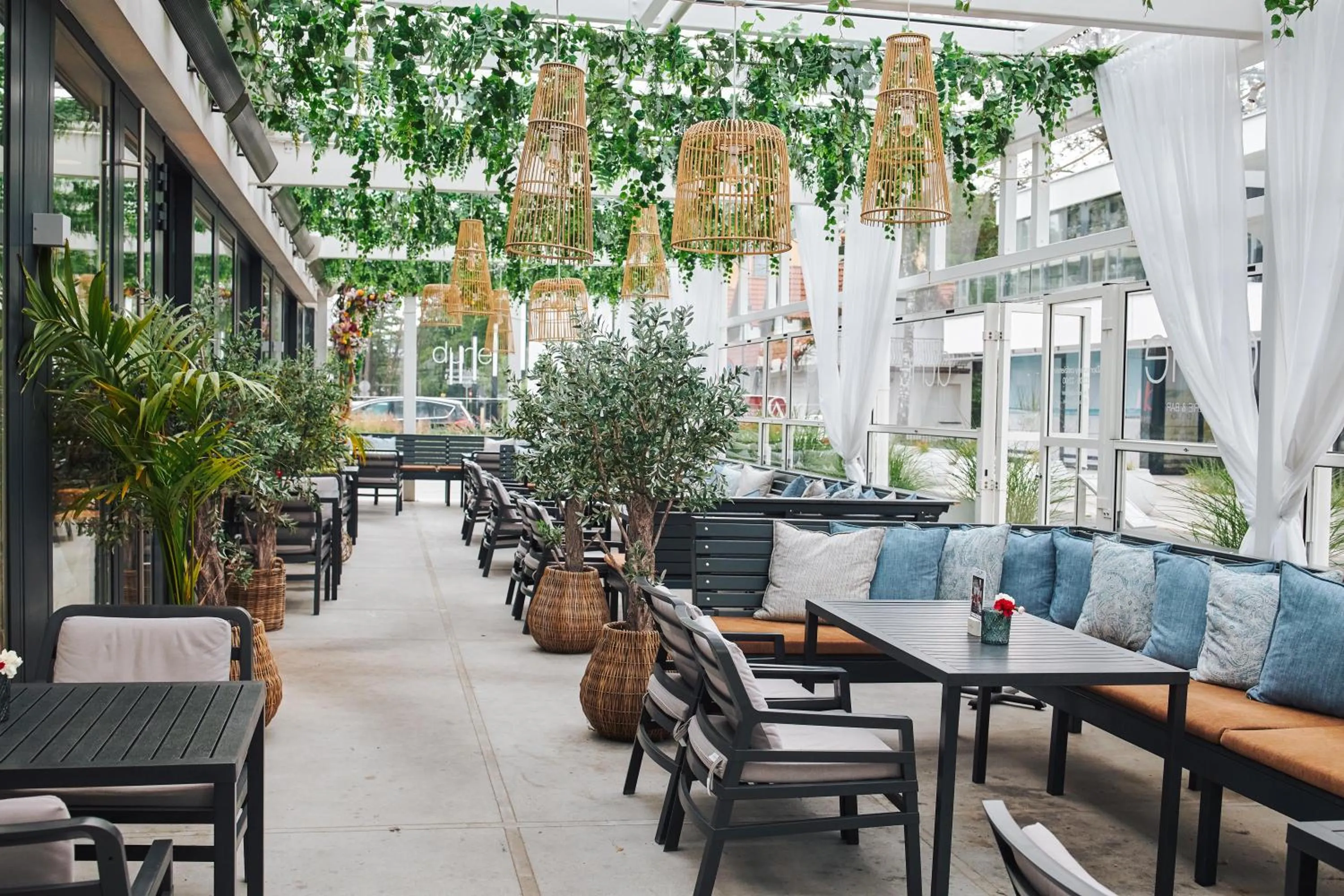 Restaurant/places to eat in Dune Beach Resort - C