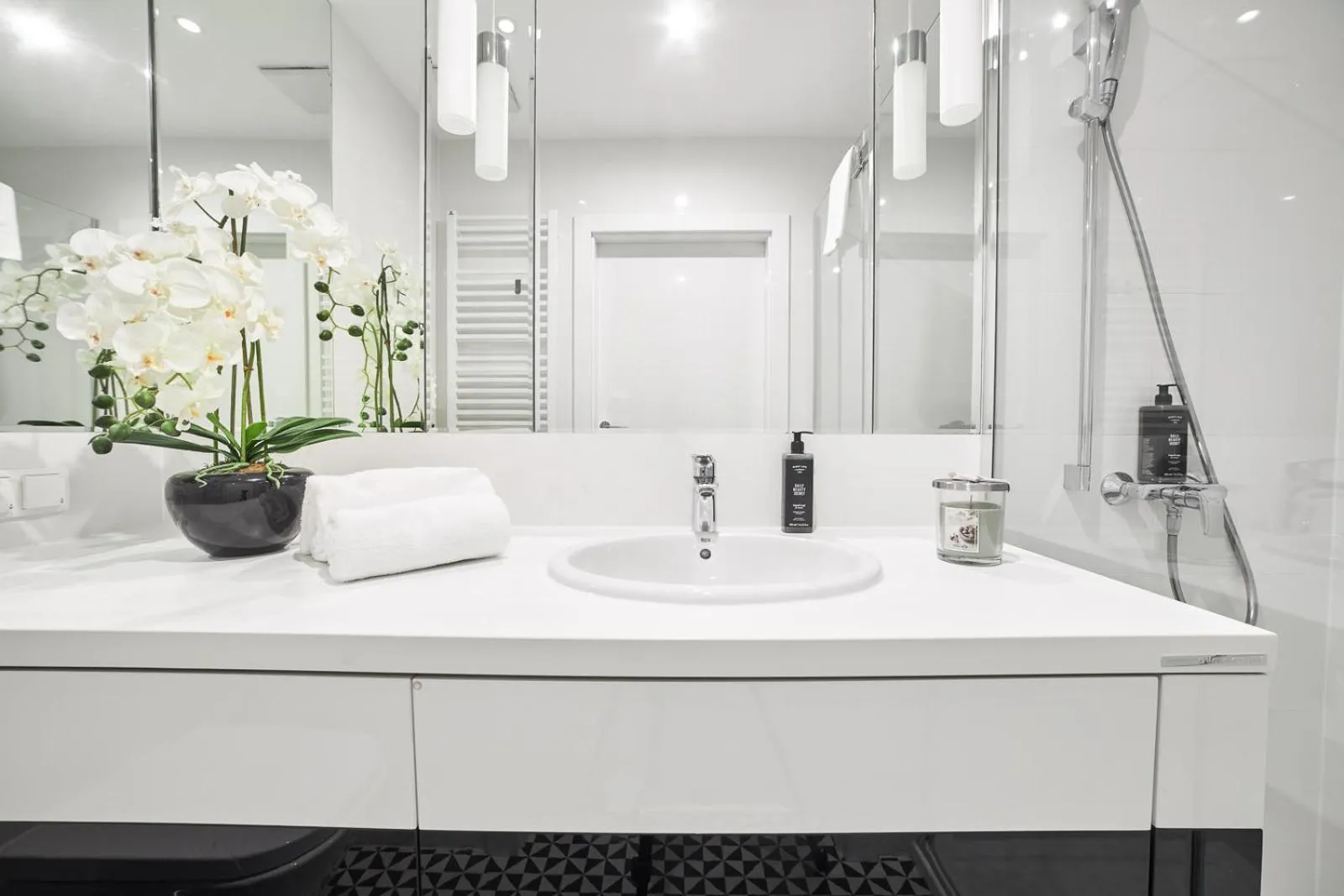 Shower in Dune Beach Resort - C