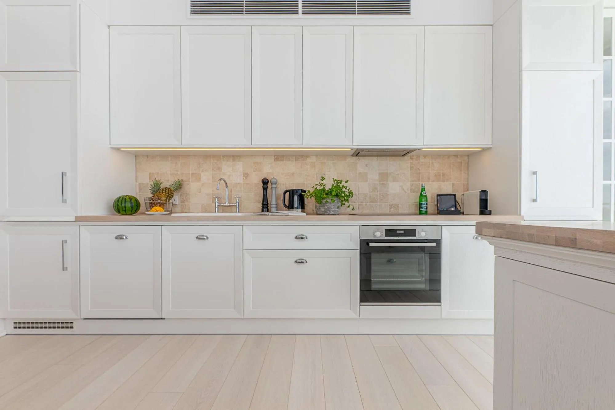 Kitchen or kitchenette in Dune Beach Resort - C