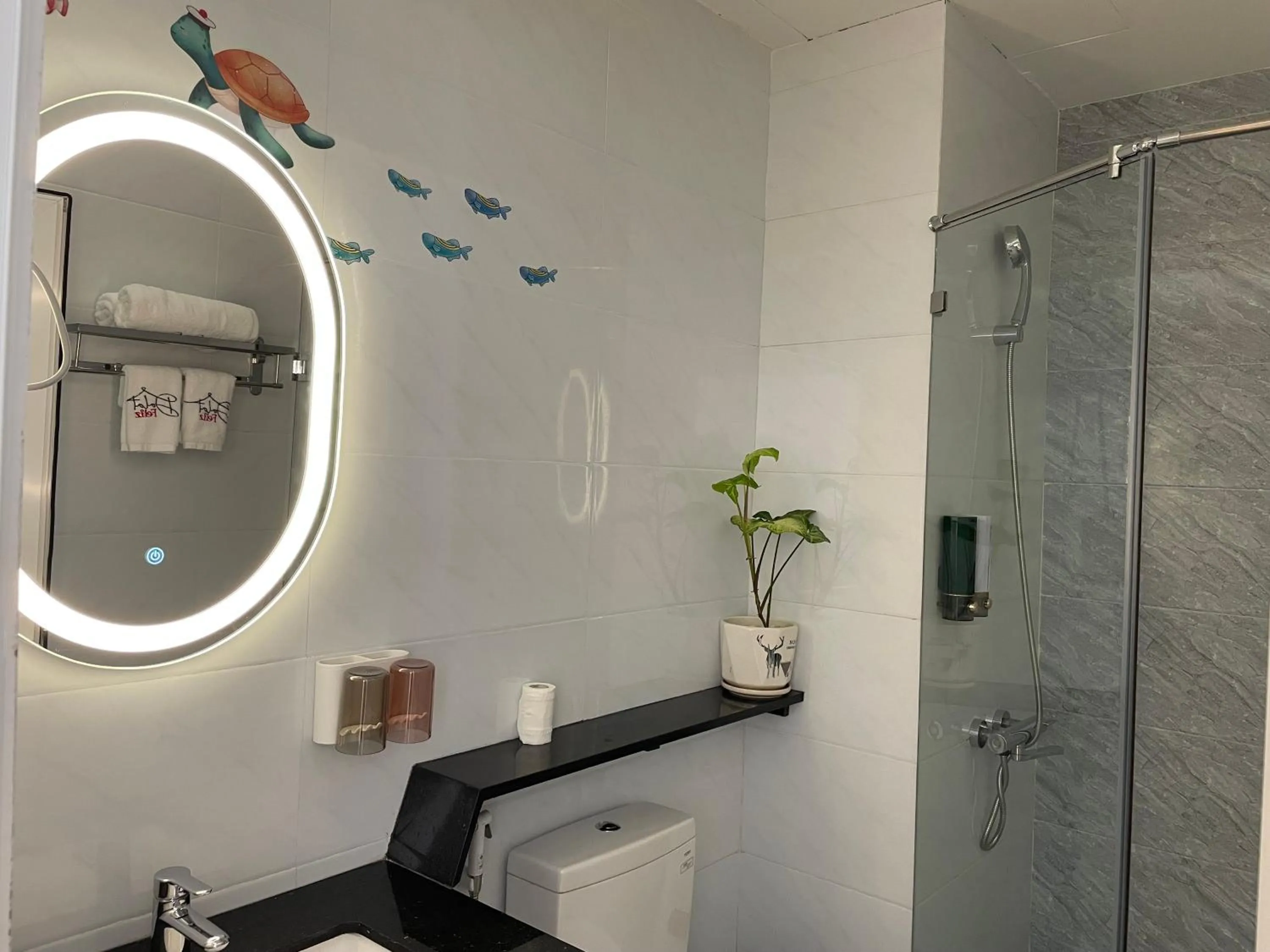 Toilet in Feliz Dalat Homestay