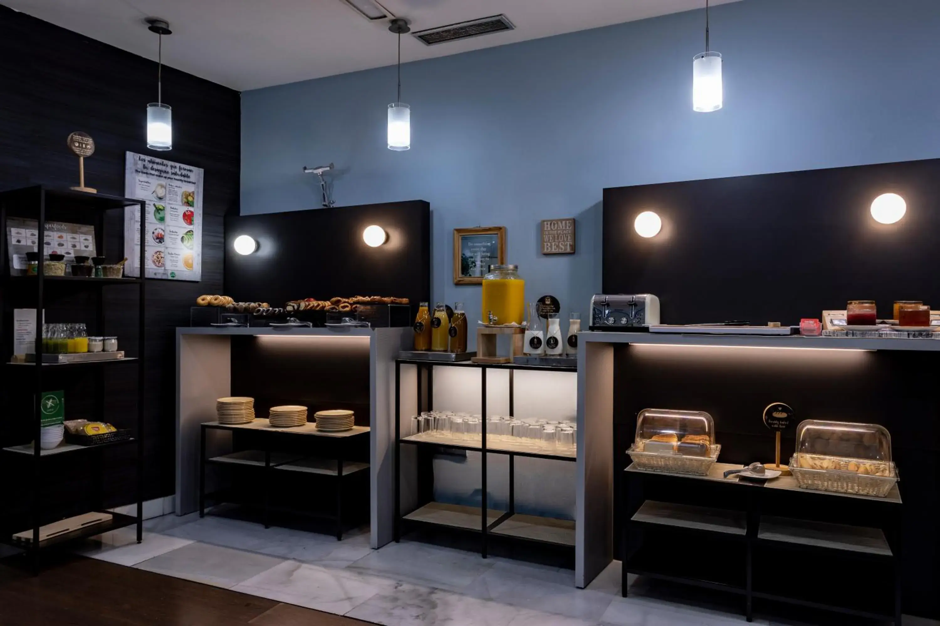 Restaurant/places to eat in Petit Palace Cliper-Gran Vía Restaurant/places to eat in Petit Palace Cliper-Gran Vía