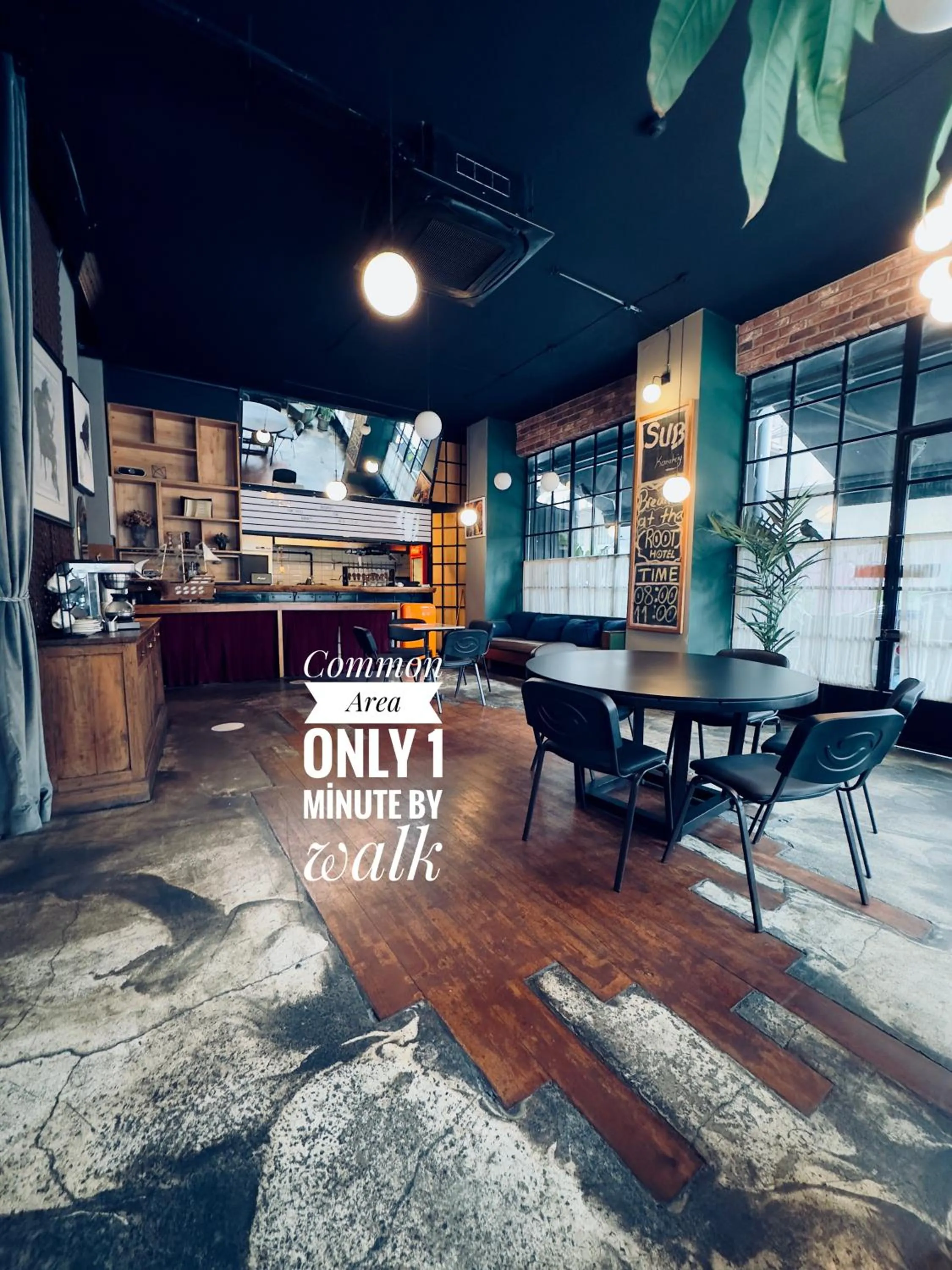 Communal lounge/ TV room in Nomad Hostel Karaköy