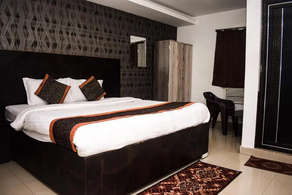 Bed in The Midland Bed in The Midland