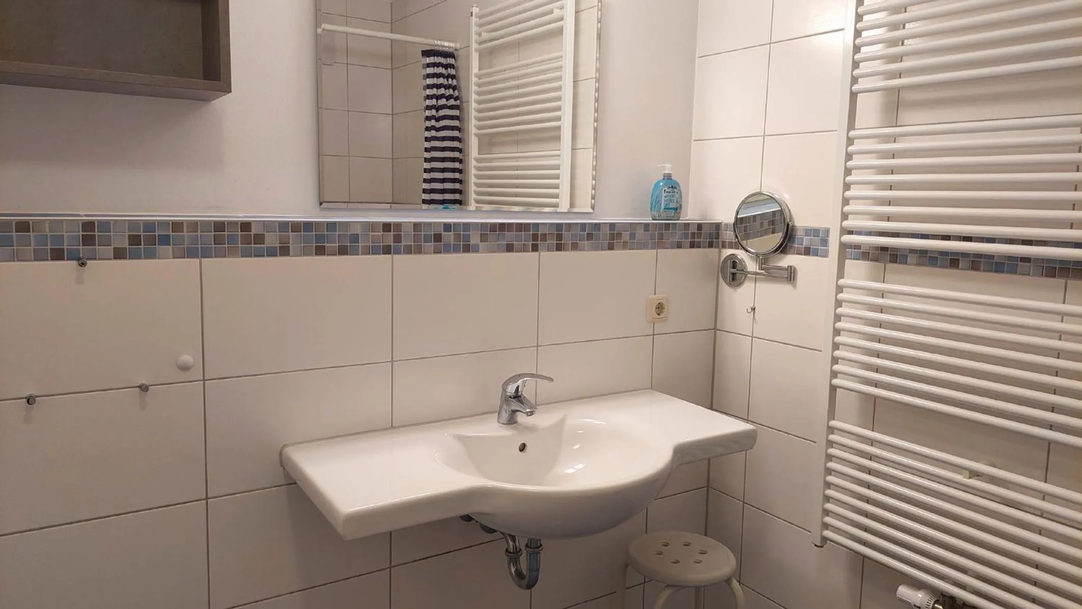 Bathroom in Villa Karina by Rujana