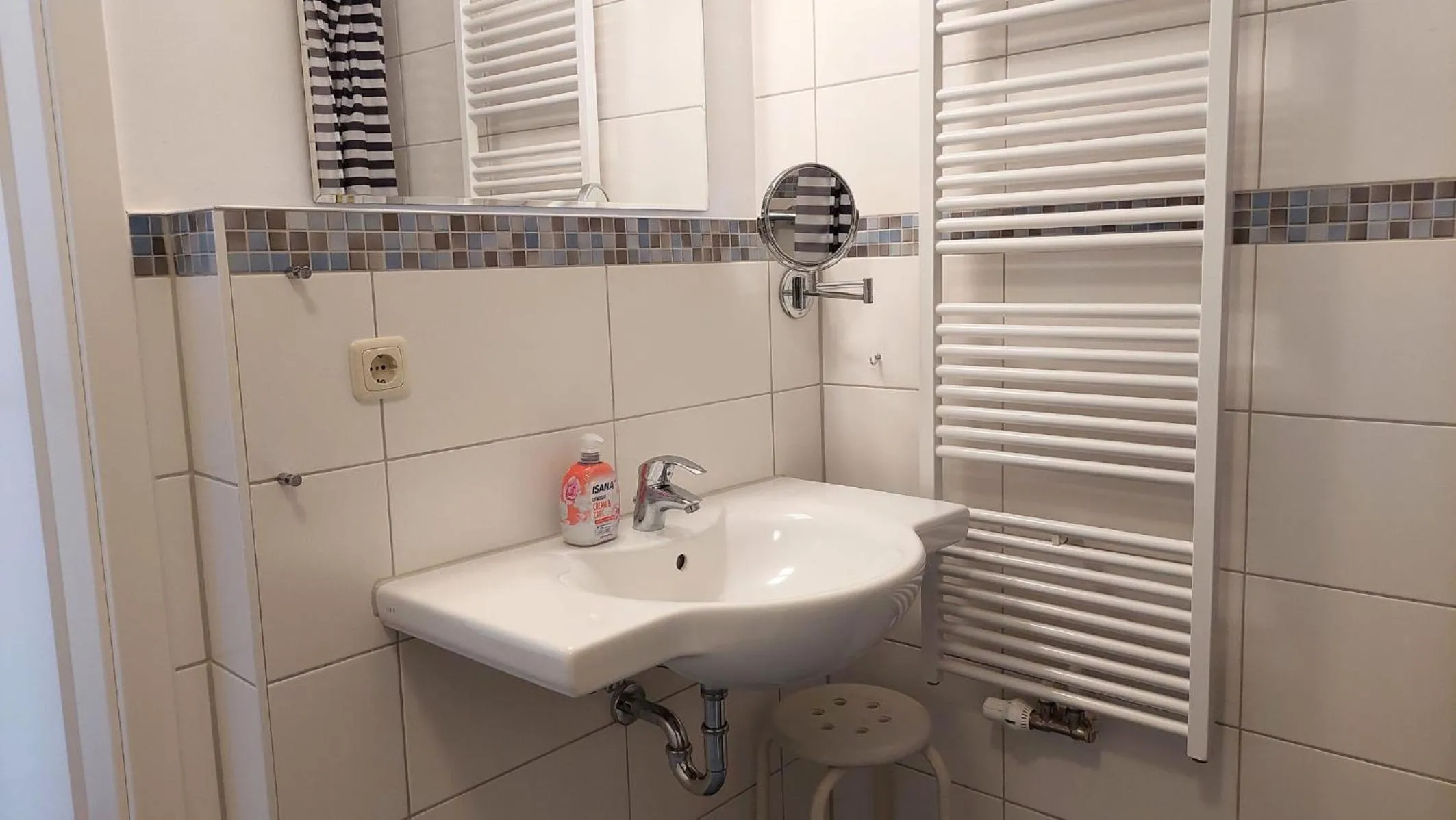 Bathroom in Villa Karina by Rujana