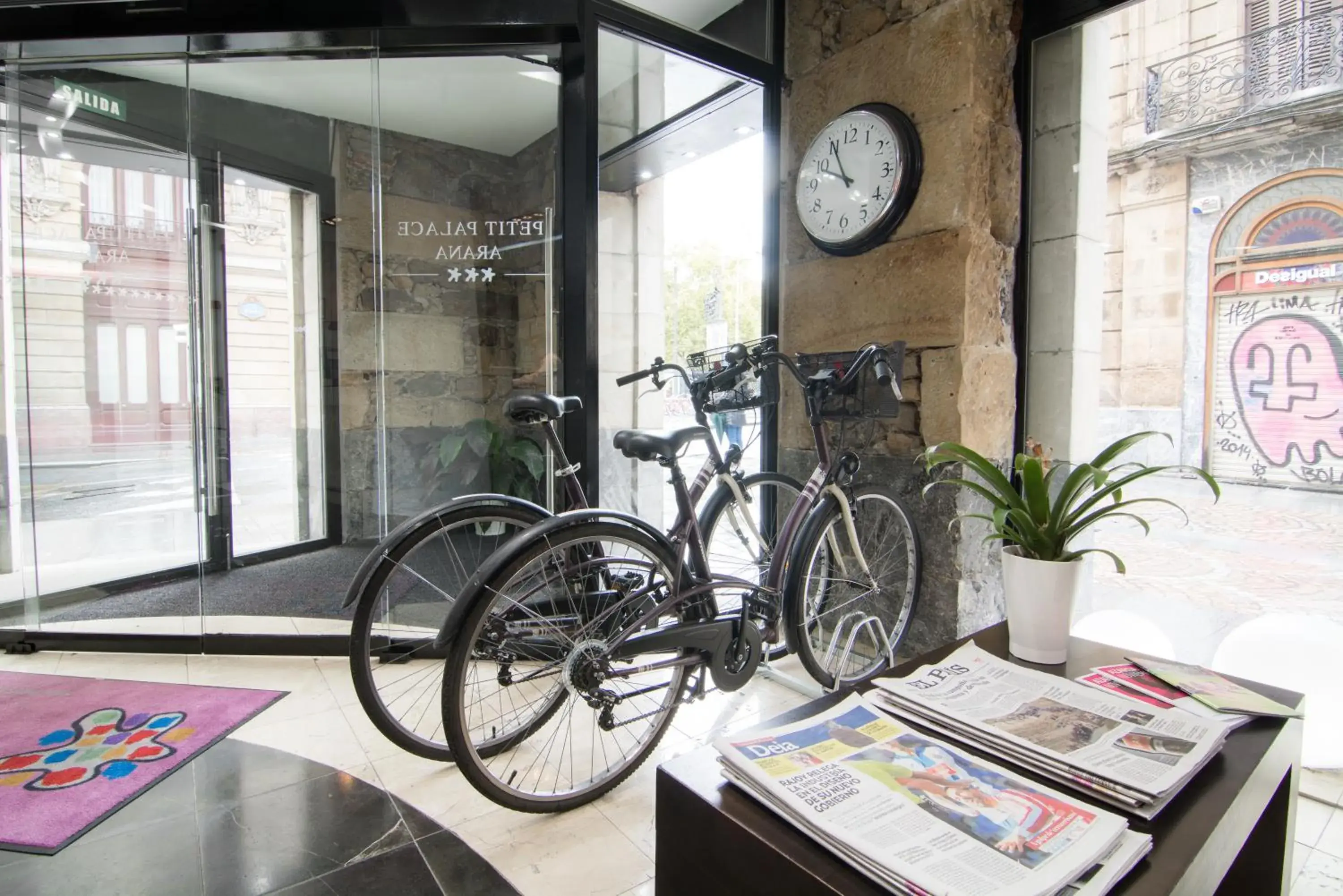 Facade/entrance in Petit Palace Arana Bilbao Facade/entrance in Petit Palace Arana Bilbao