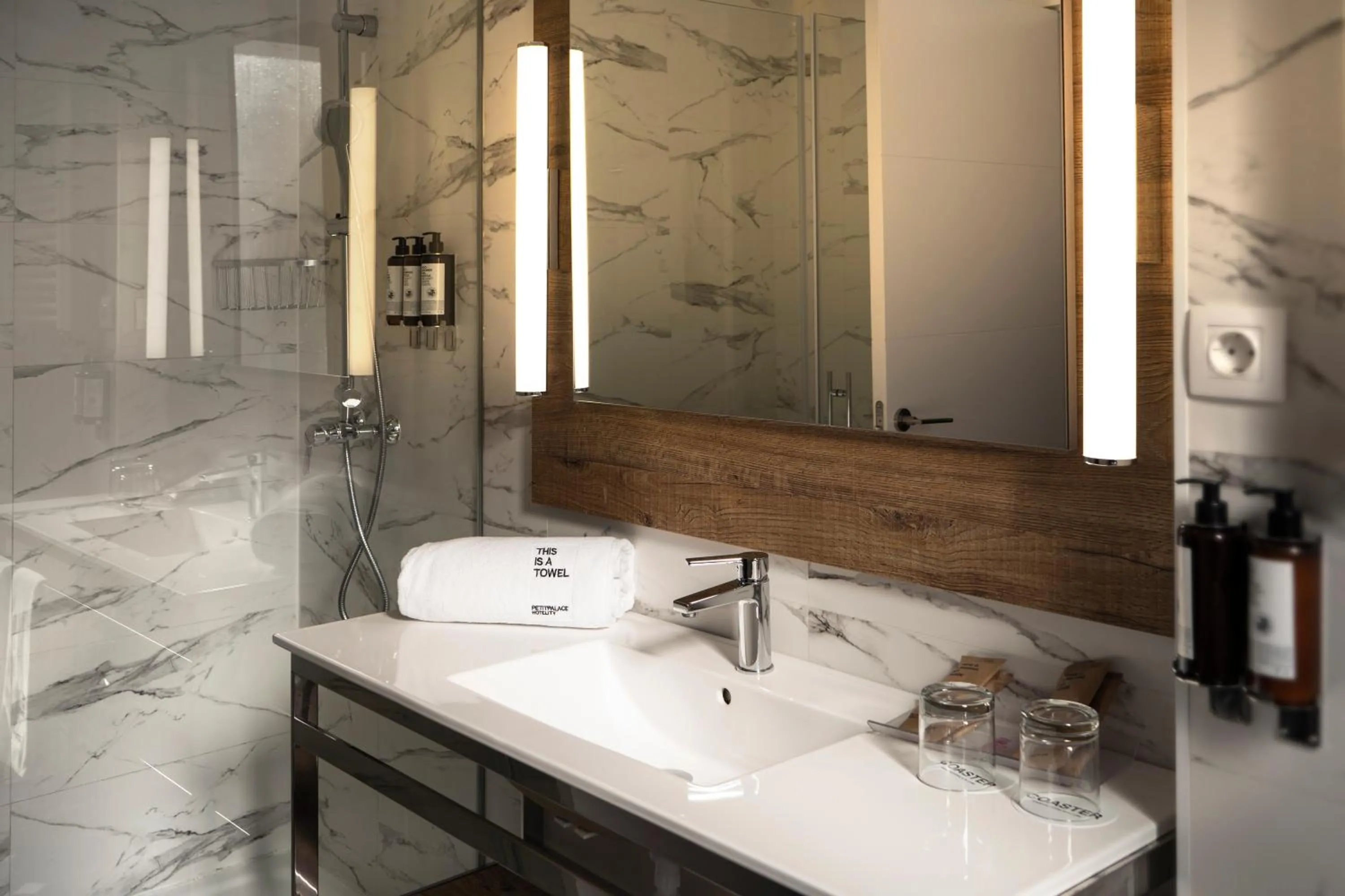 Bathroom in Petit Palace Arana Bilbao