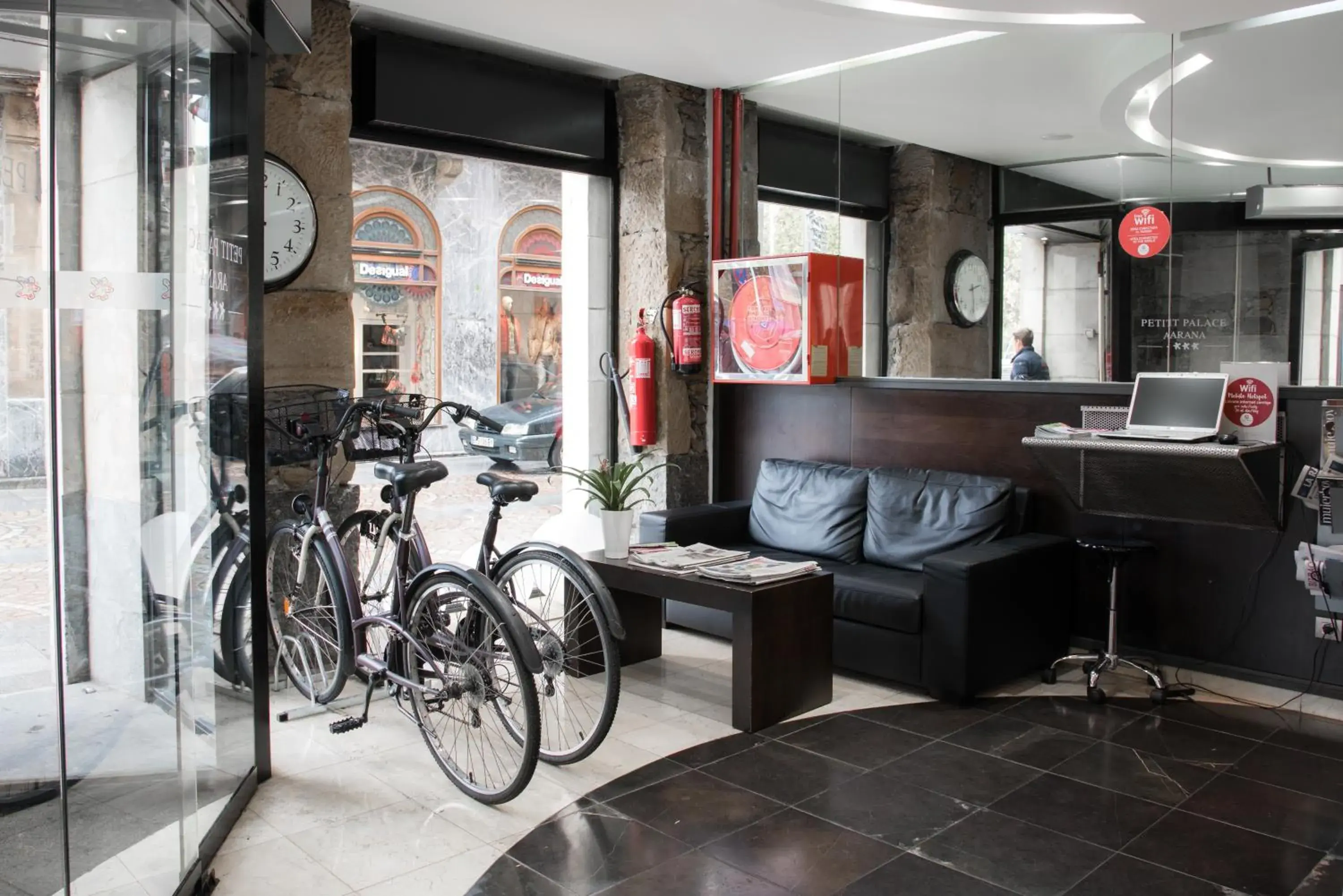 Lobby or reception in Petit Palace Arana Bilbao Lobby or reception in Petit Palace Arana Bilbao