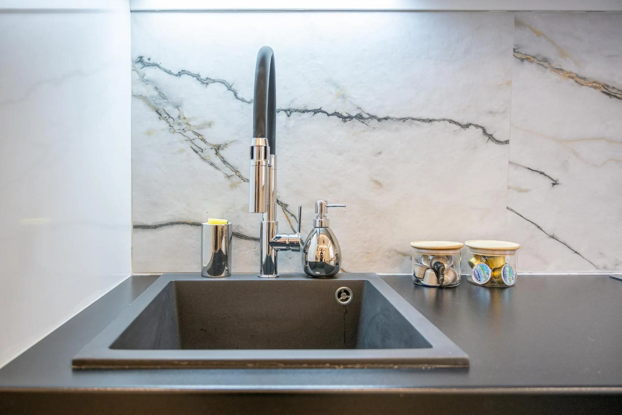 Kitchen or kitchenette in Acropolis Cozy Apartments