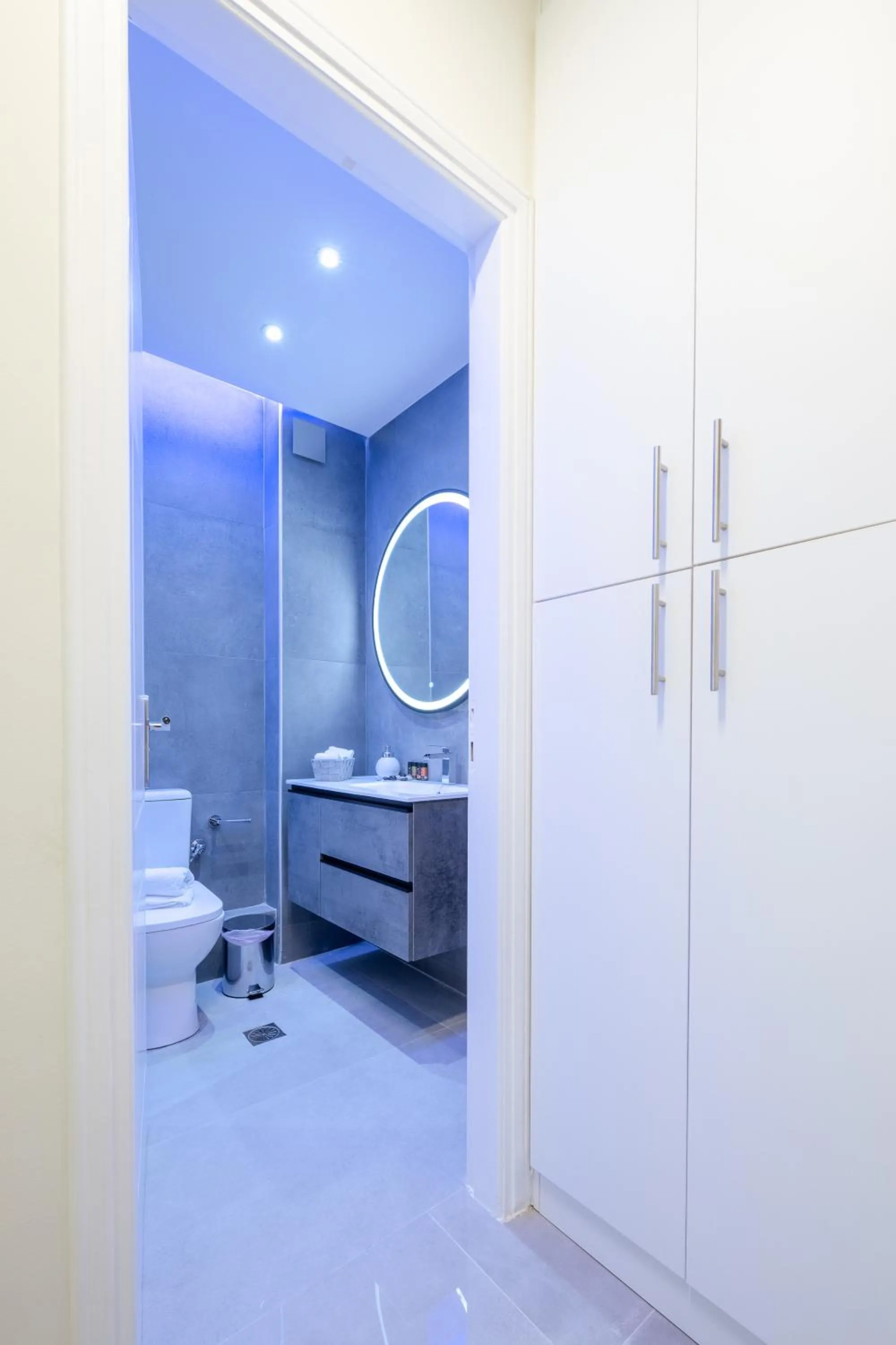 Toilet in Acropolis Cozy Apartments