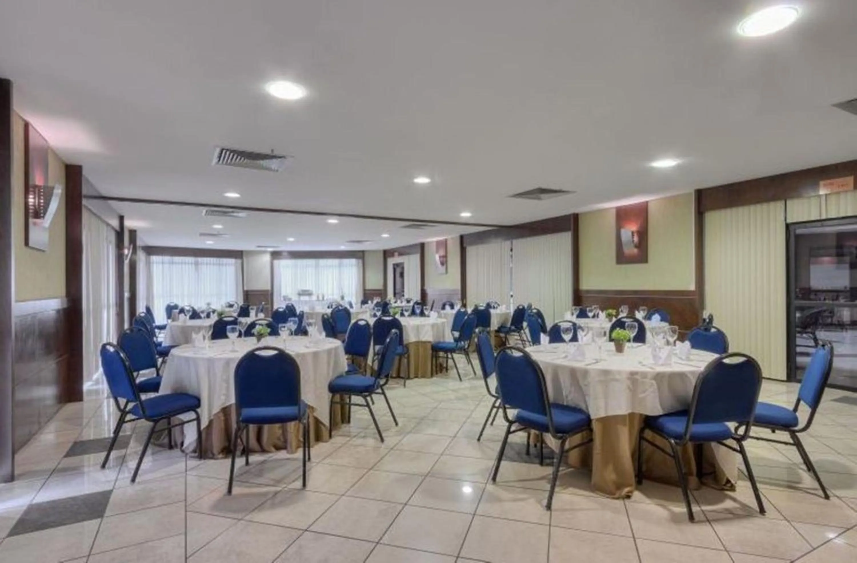 Restaurant/places to eat in Flat Iate