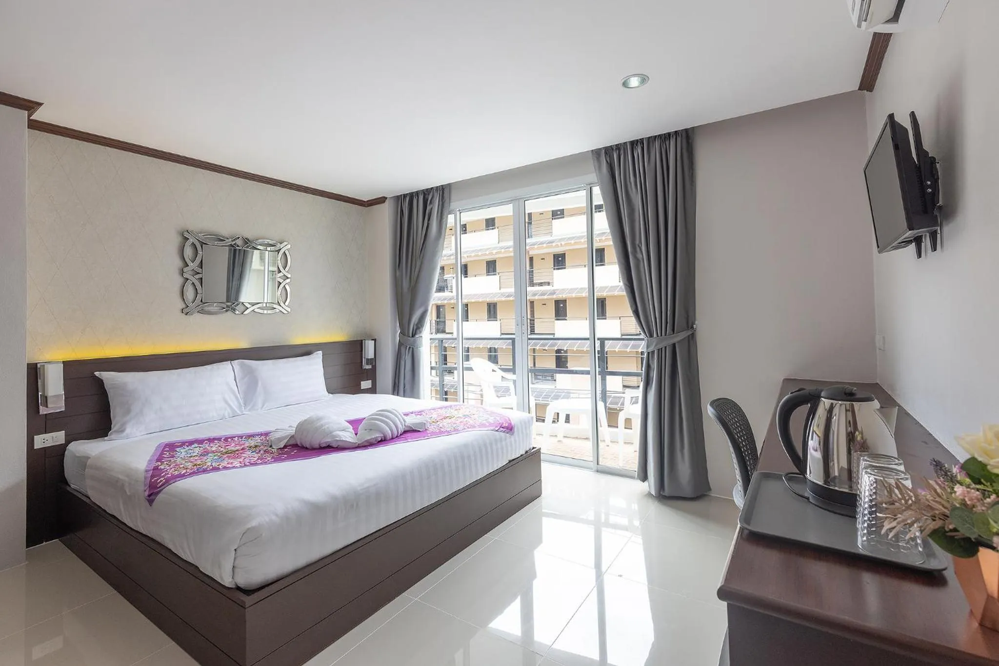 Superior Double Room in The Chic Patong