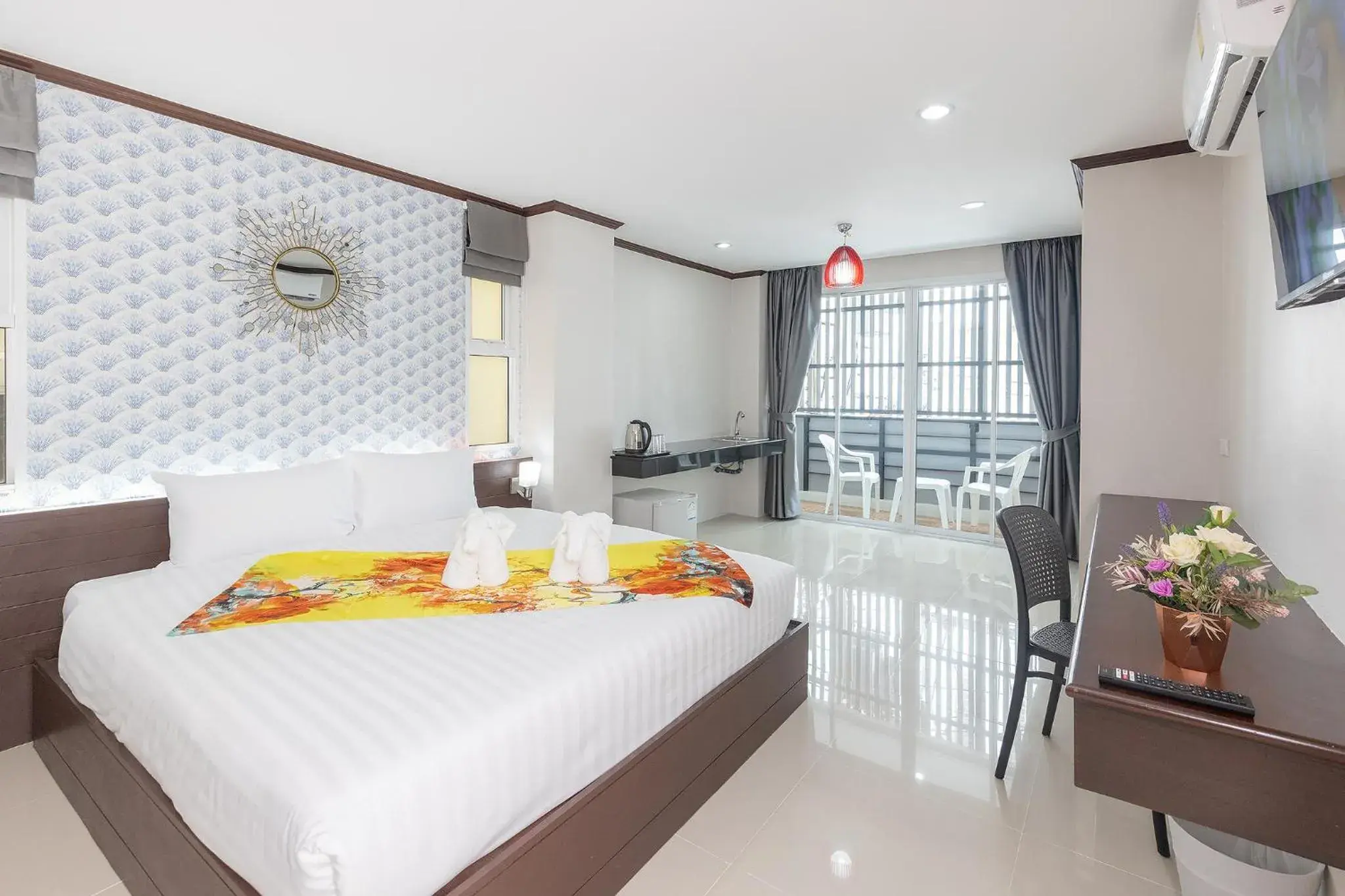 King Room with Balcony in The Chic Patong King Room with Balcony in The Chic Patong