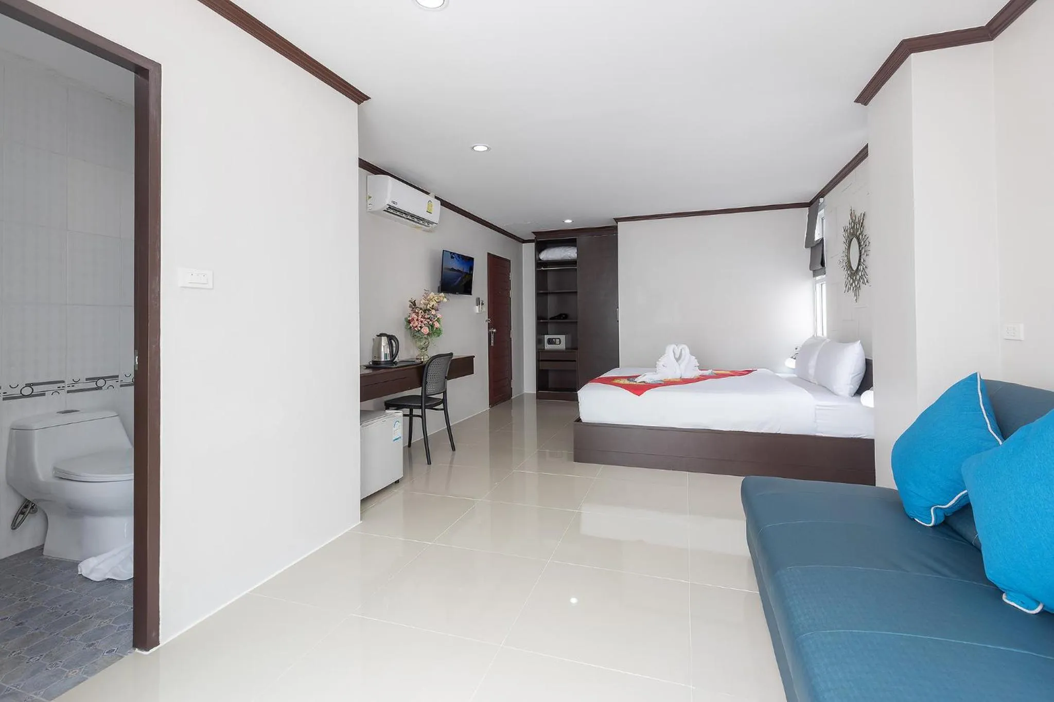 Deluxe Double Room with Balcony in The Chic Patong