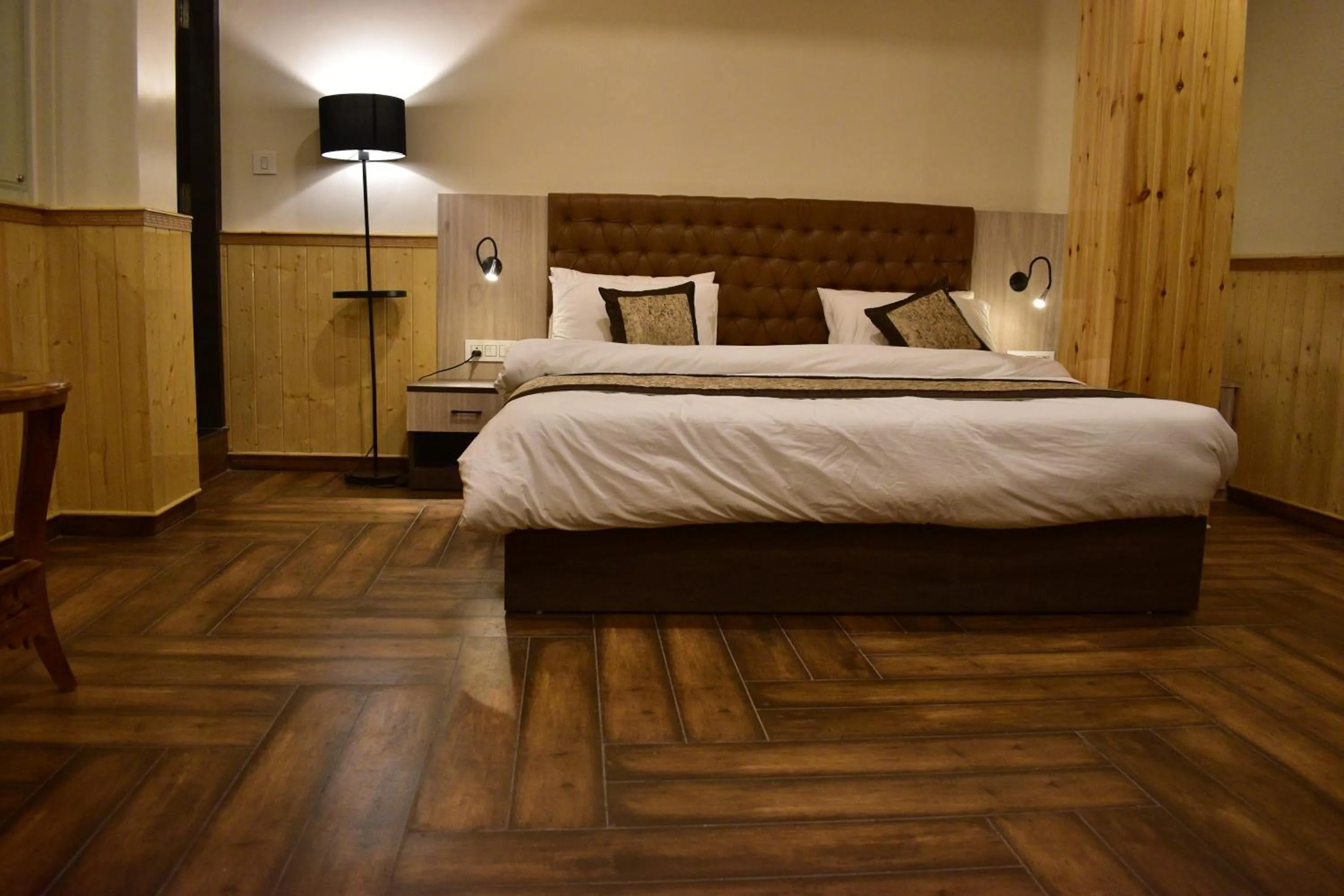 Photo of the whole room, Bed in HOTEL MONTANA VYOO