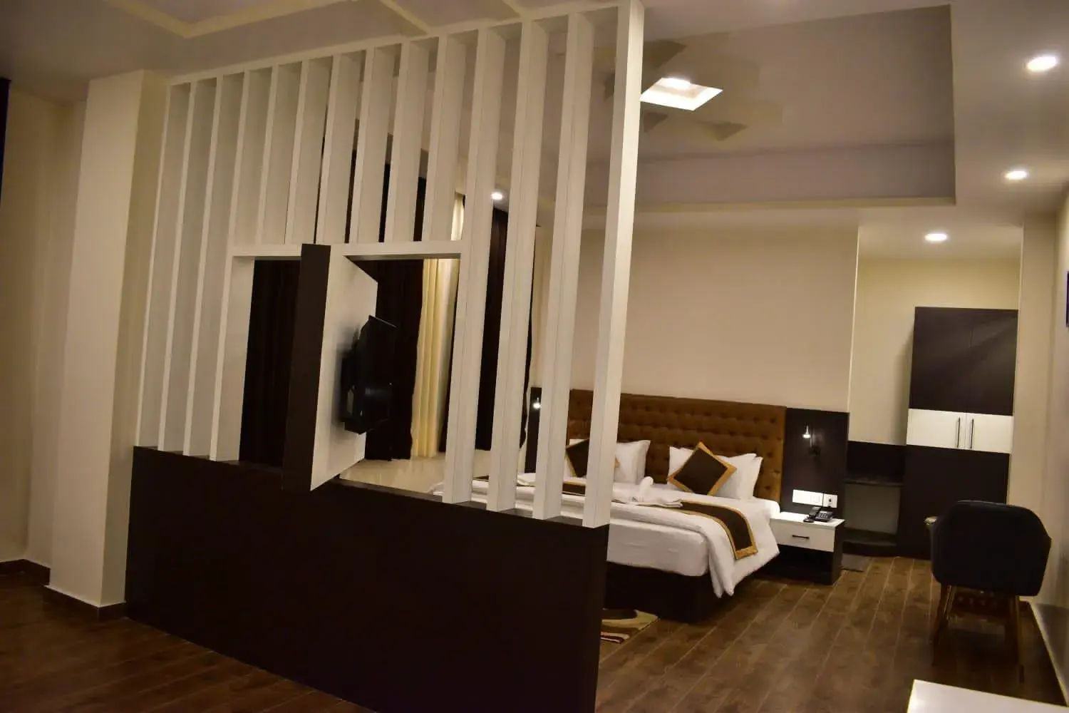 Bedroom, Bed in HOTEL MONTANA VYOO Bedroom, Bed in HOTEL MONTANA VYOO