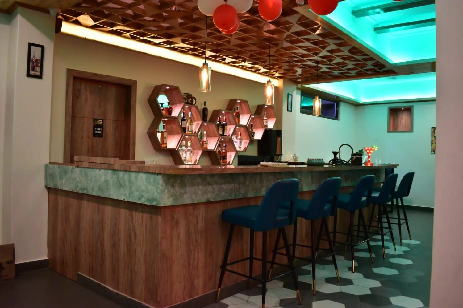 Lounge or bar in HOTEL MONTANA VYOO