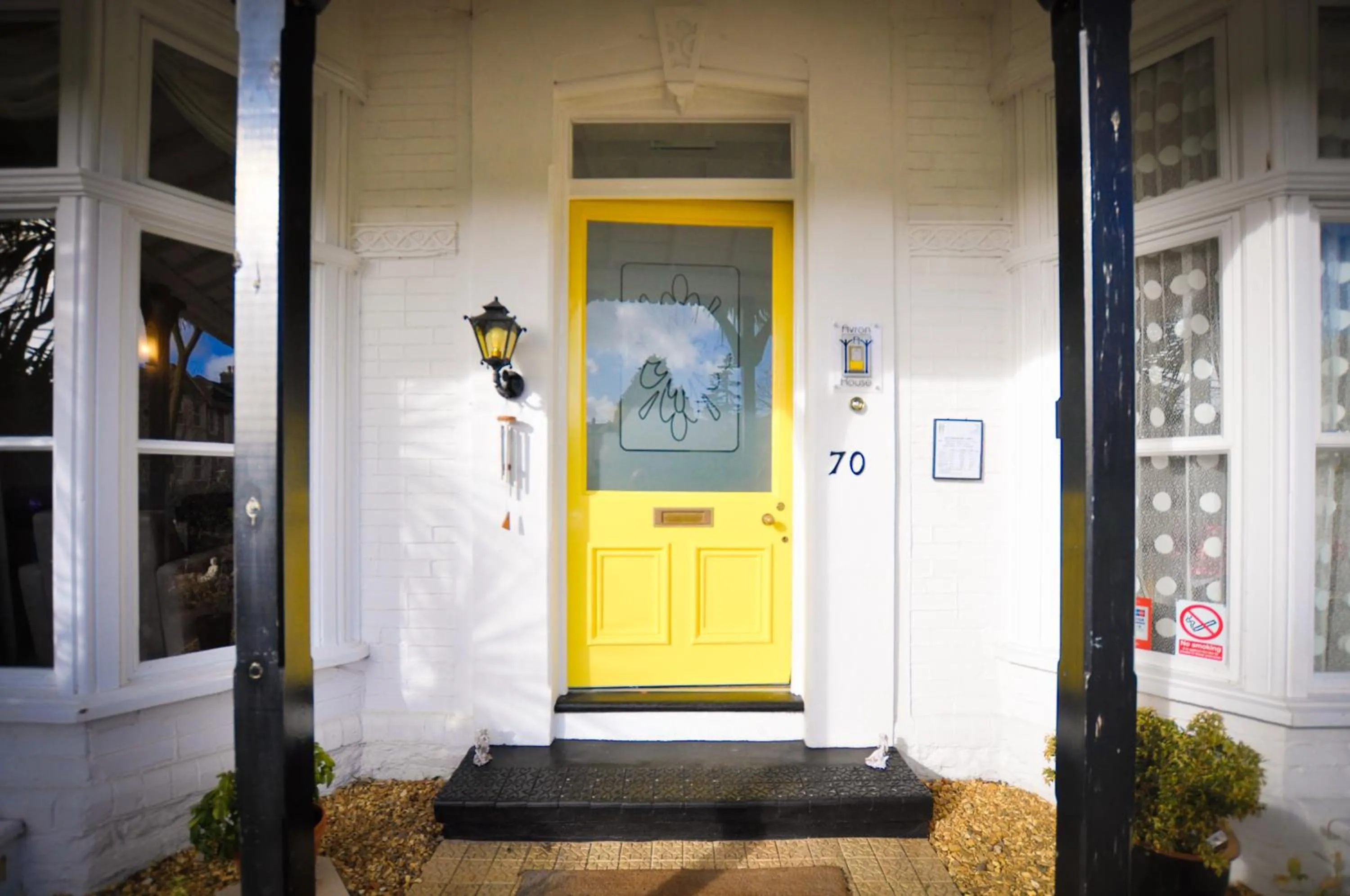 Facade/entrance in Avron House
