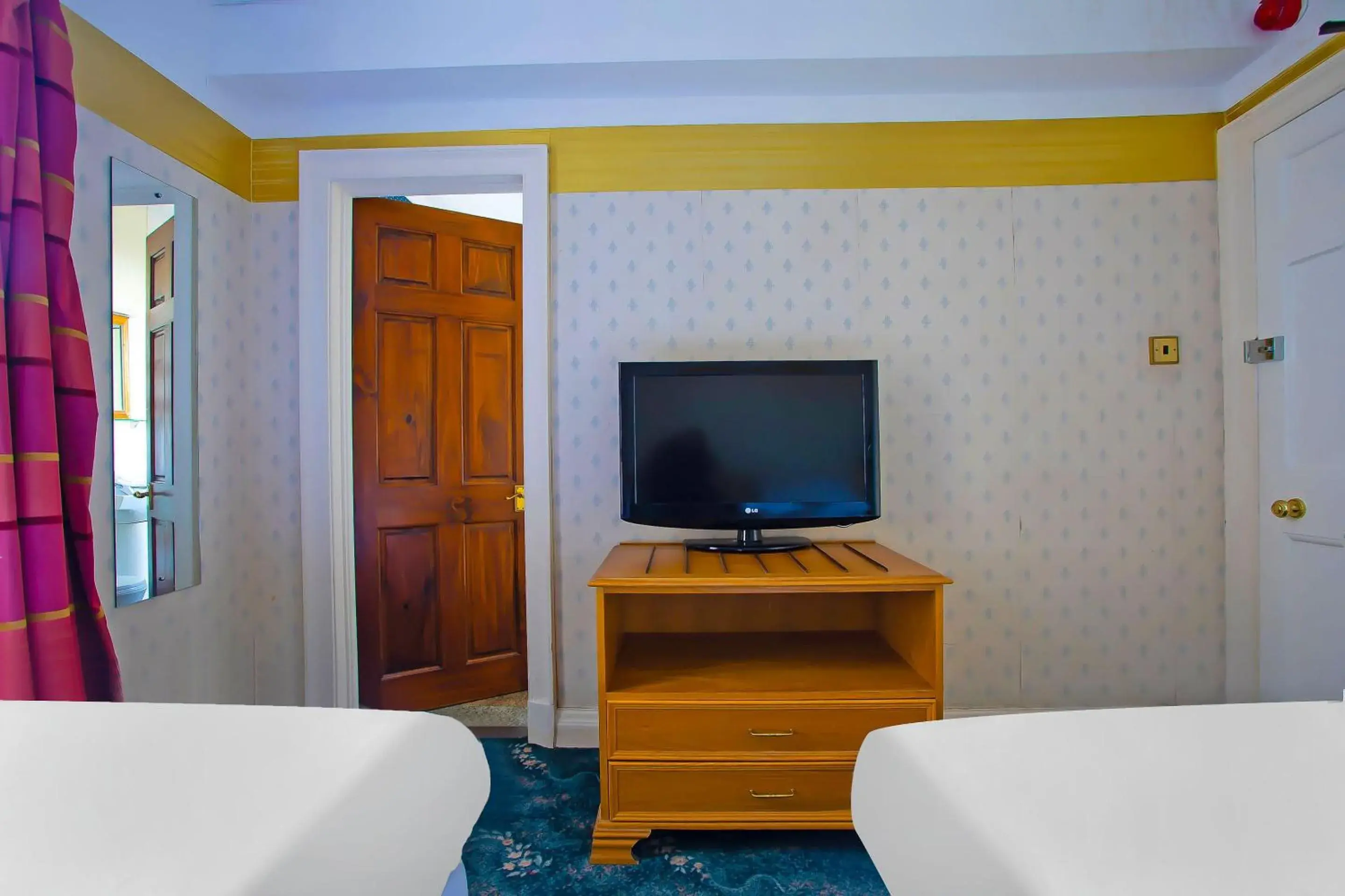 Bedroom, Bed in Great White Horse Hotel Bedroom, Bed in Great White Horse Hotel