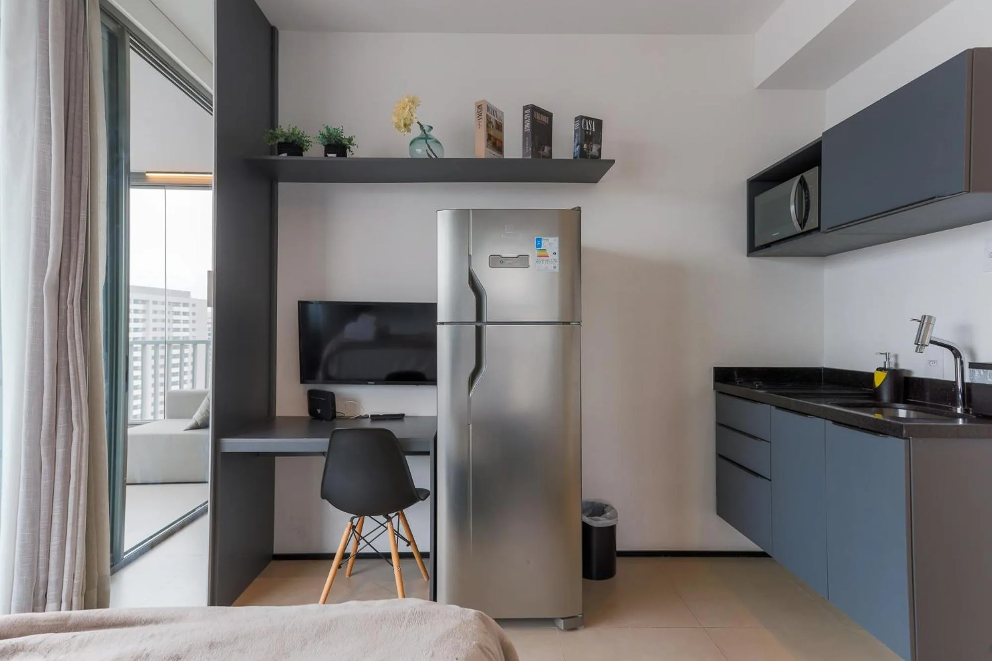 Kitchen or kitchenette in 360 VN Turiassú by Housi