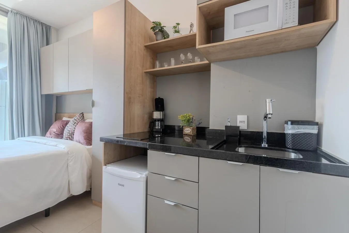 Kitchen or kitchenette, Bed in 360 VN Turiassú by Housi