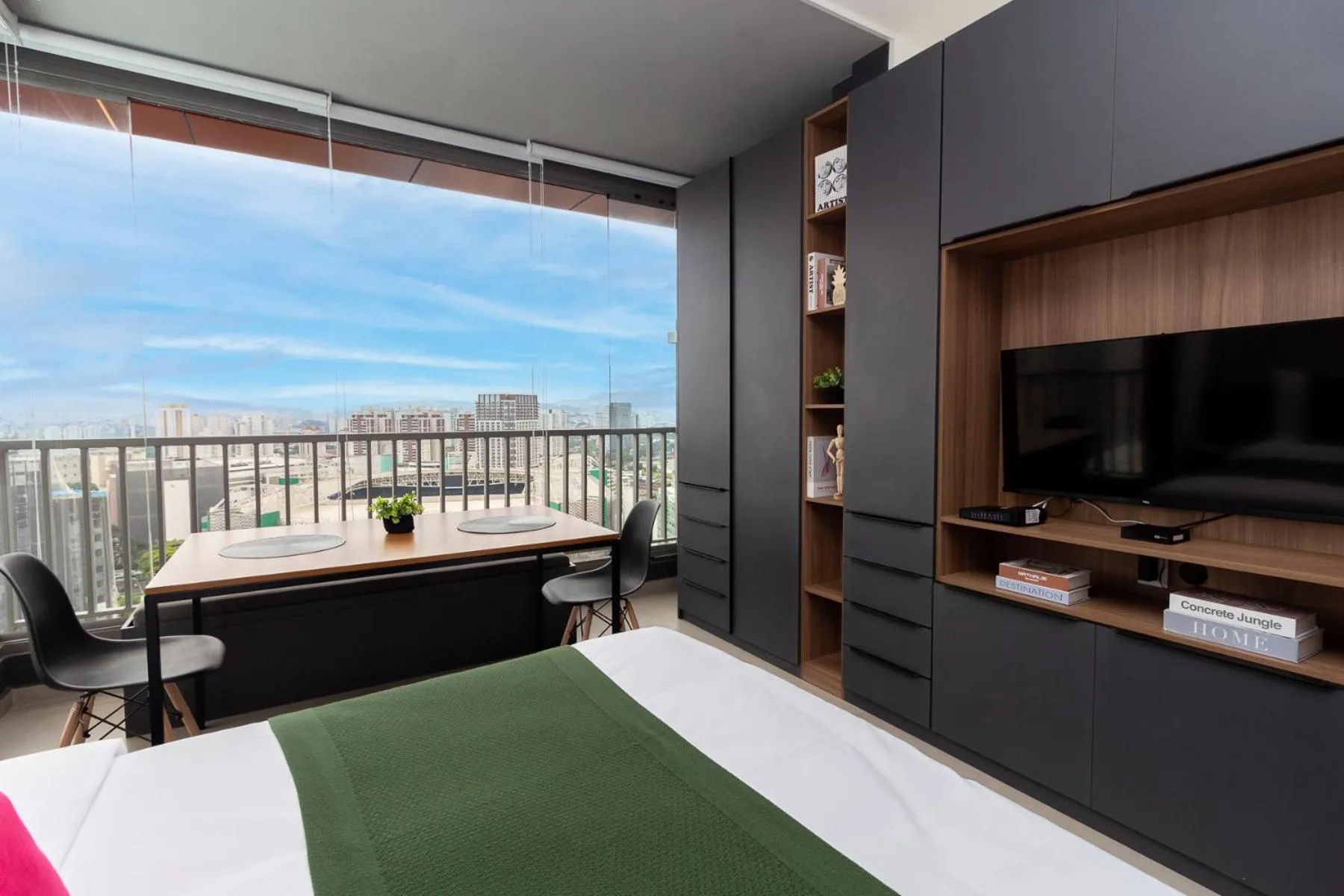 Living room in 360 VN Turiassú by Housi