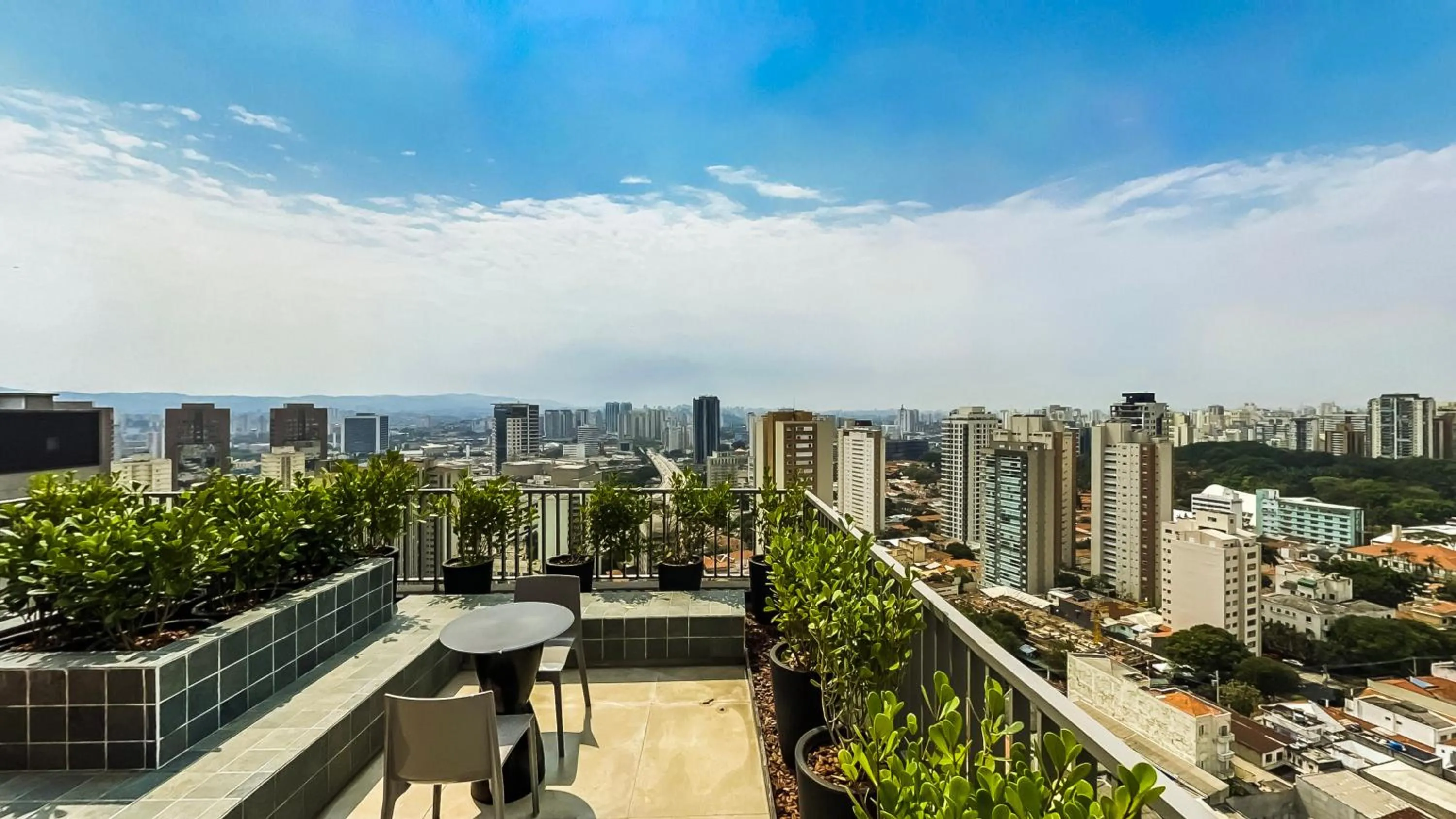 Property building in 360 VN Turiassú by Housi