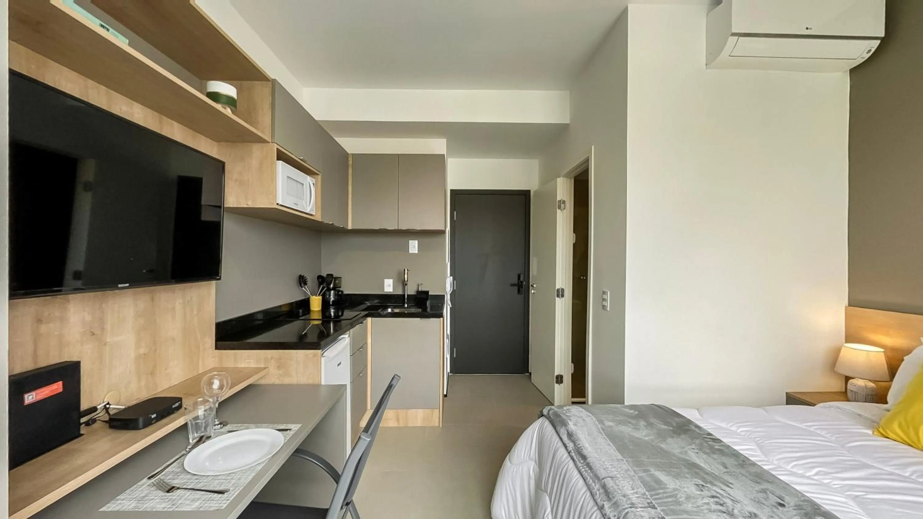 Kitchen or kitchenette, Bed in 360 VN Turiassú by Housi