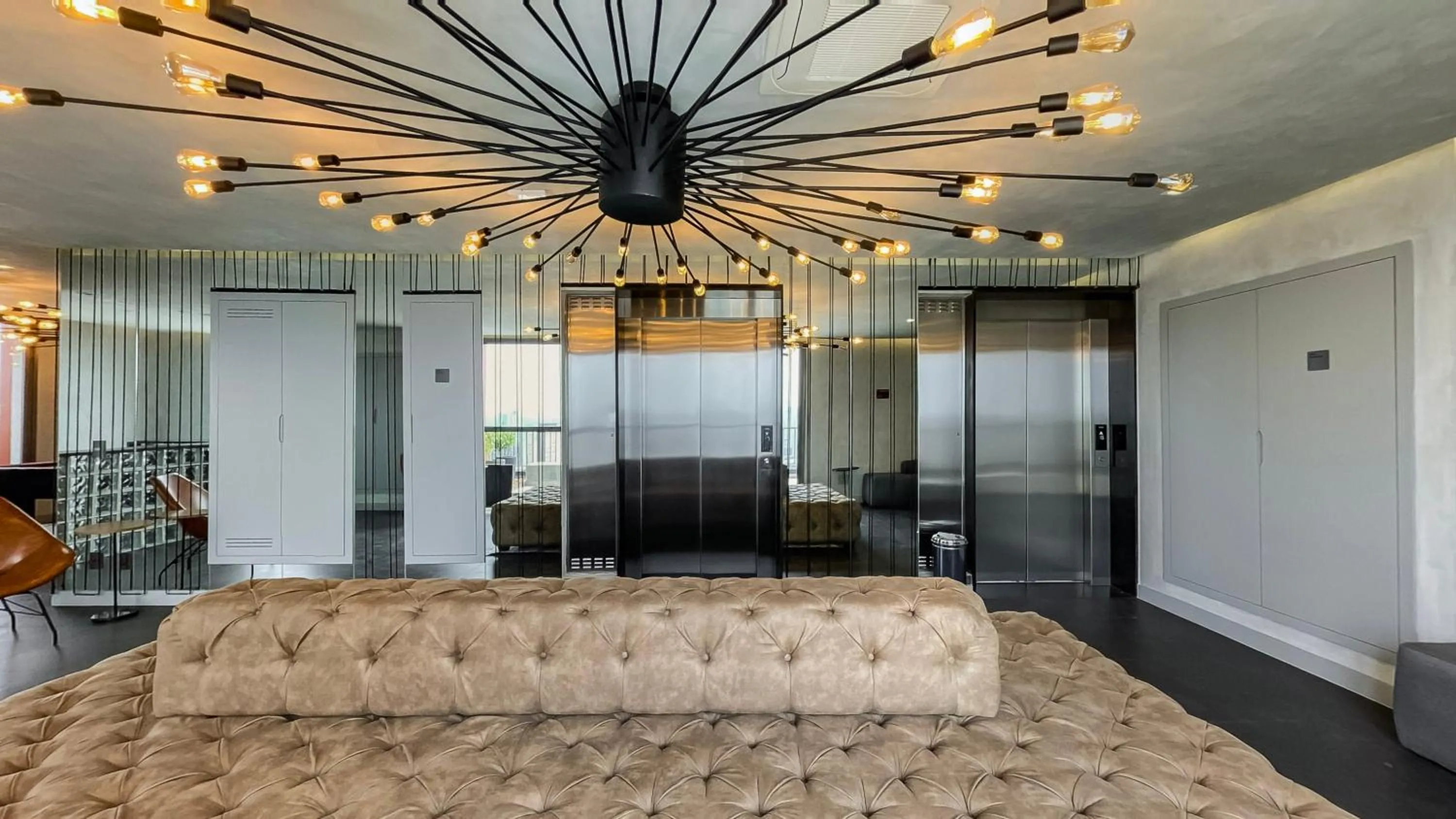 Seating area in 360 VN Turiassú by Housi