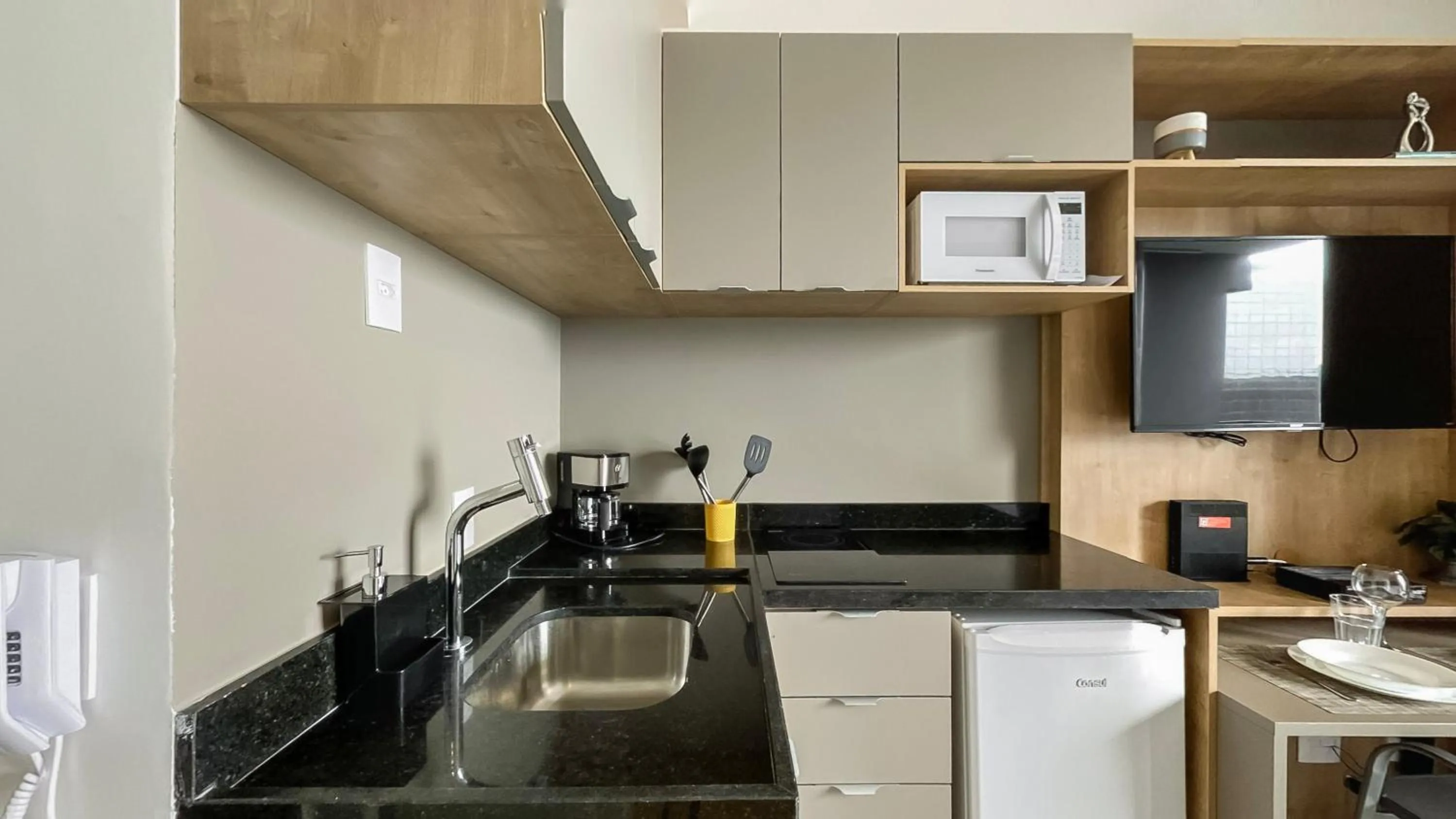 Kitchen or kitchenette in 360 VN Turiassú by Housi