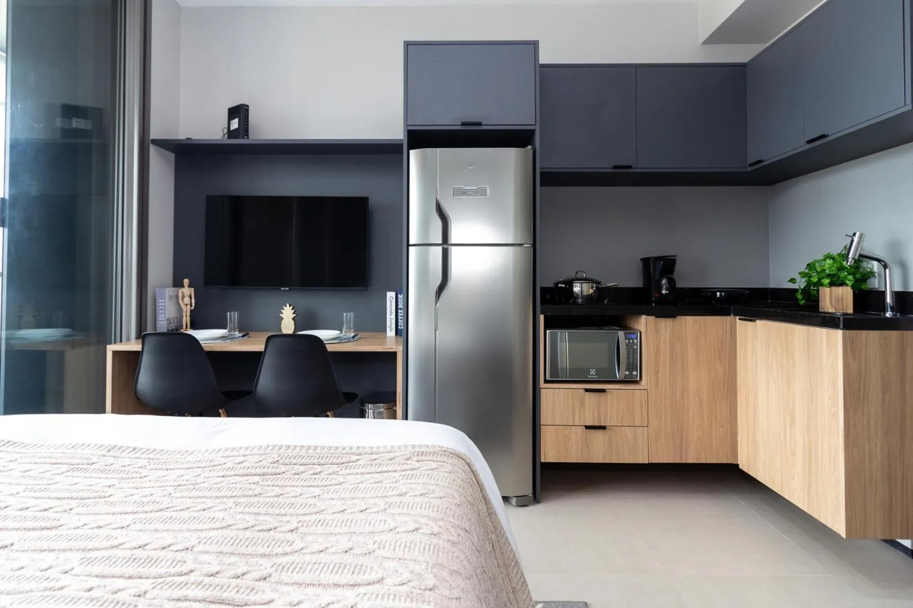 Kitchen or kitchenette, Bed in 360 VN Turiassú by Housi