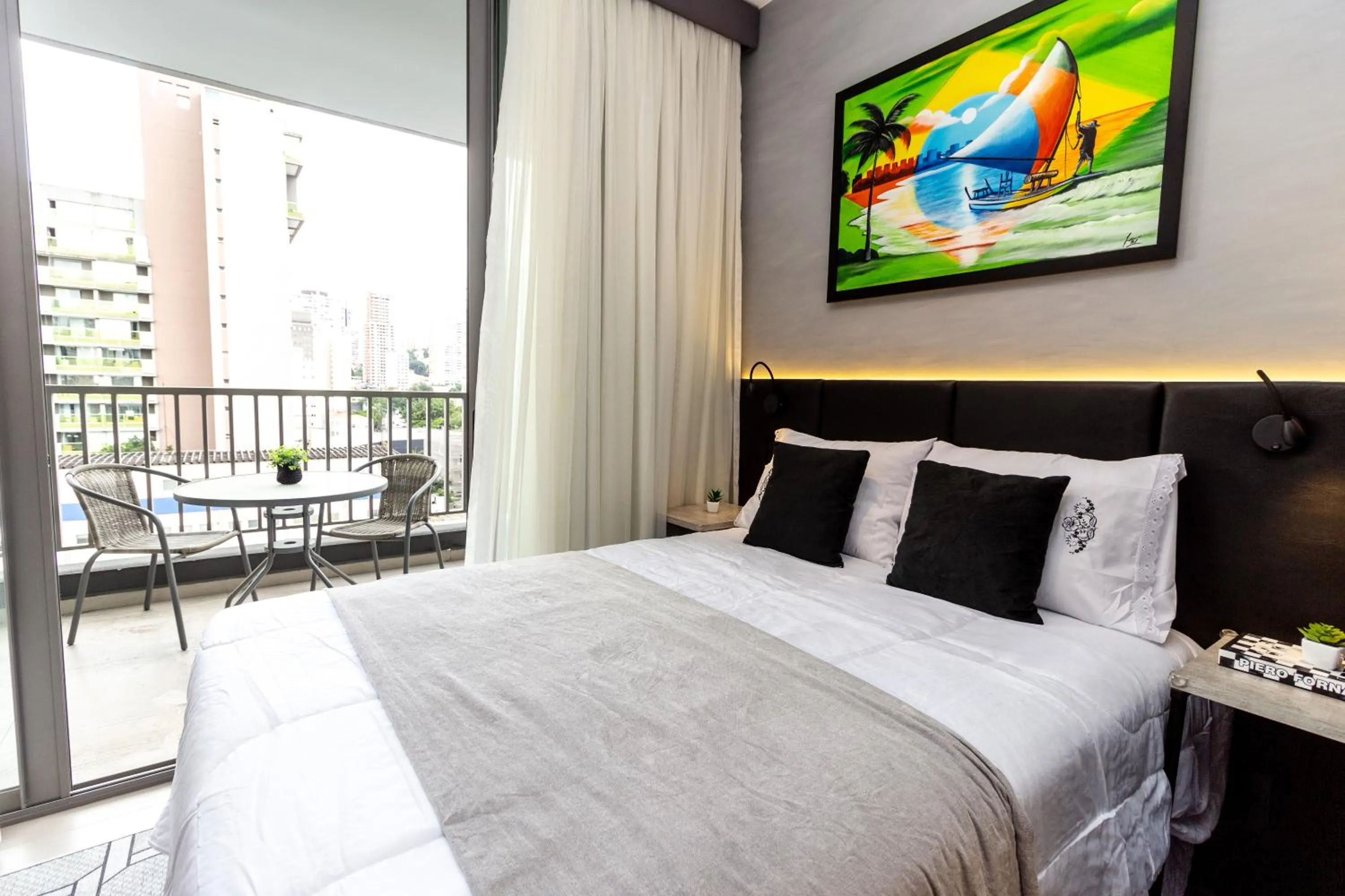 Photo of the whole room, Bed in 360 VN Turiassú by Housi