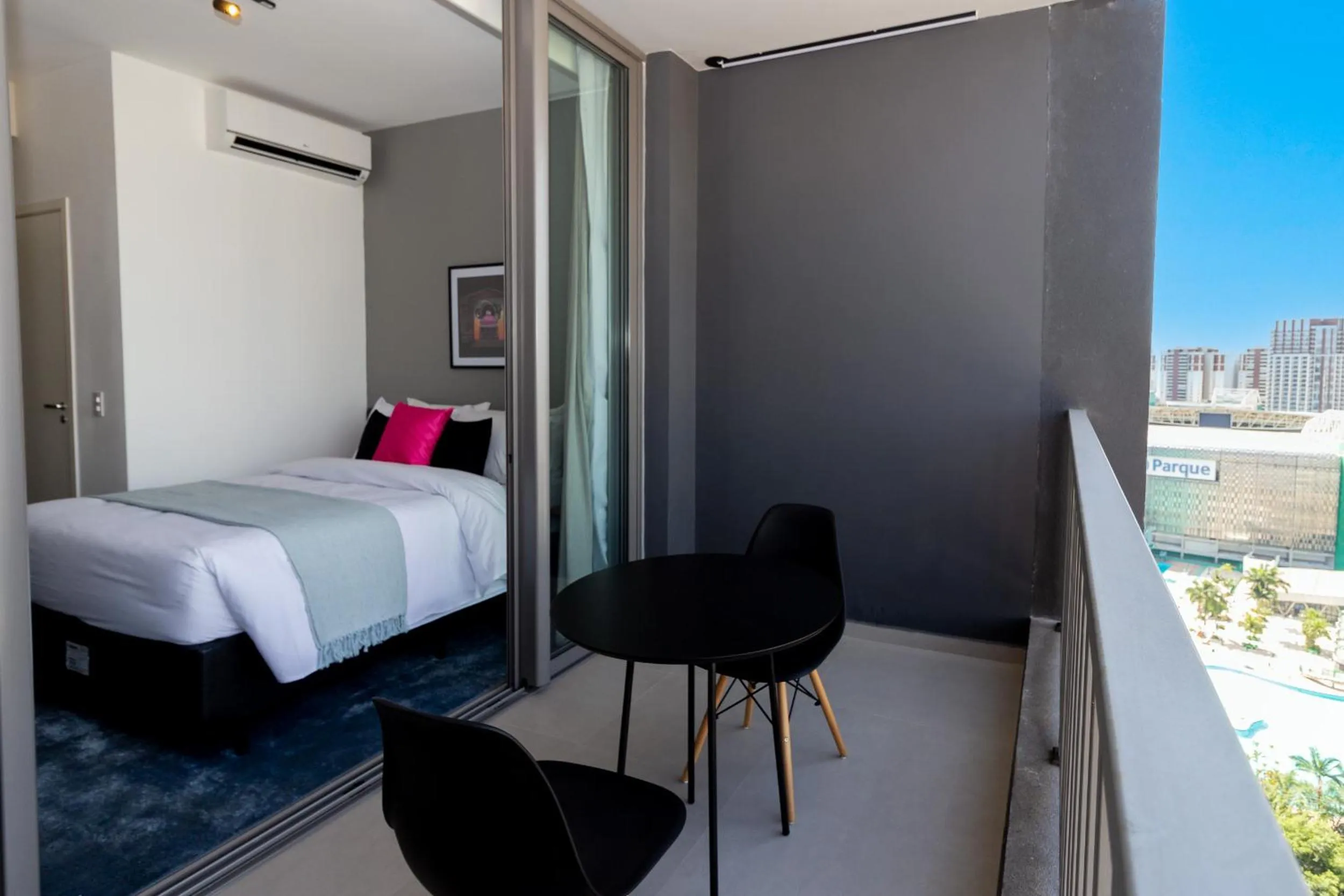 Balcony/Terrace, Bed in 360 VN Turiassú by Housi