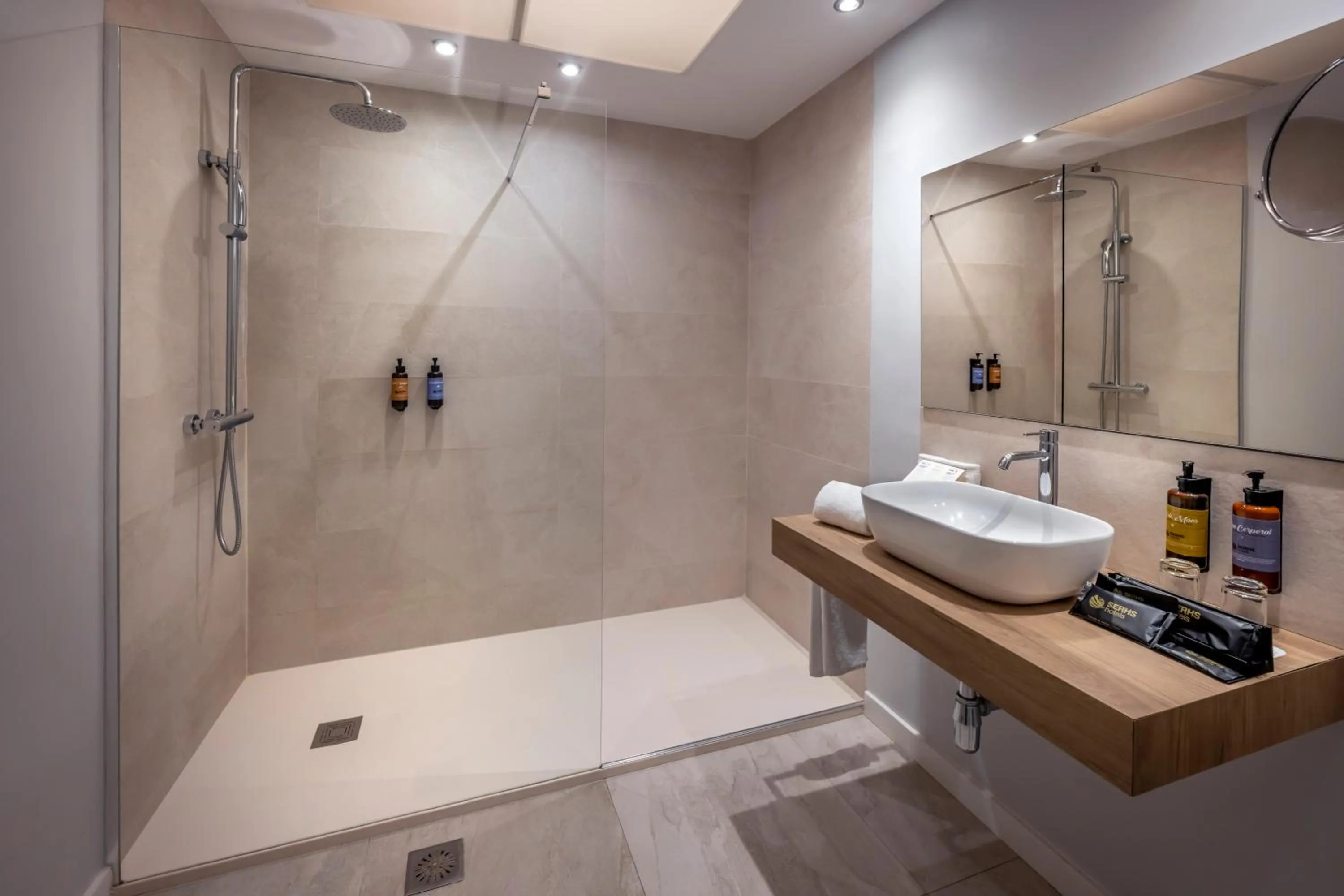 Bathroom in Hotel SERHS Rivoli Rambla