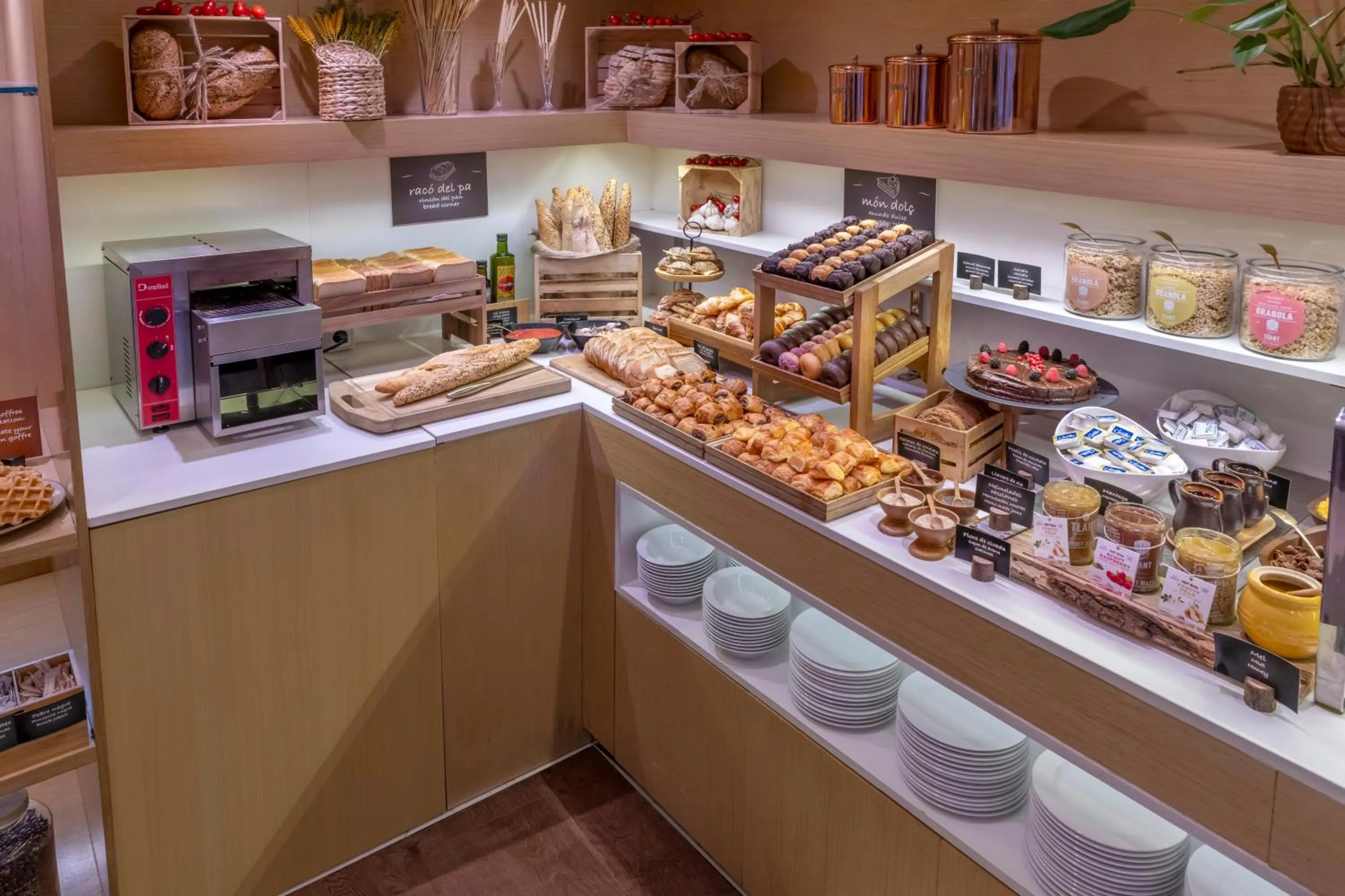 Breakfast in Hotel SERHS Rivoli Rambla