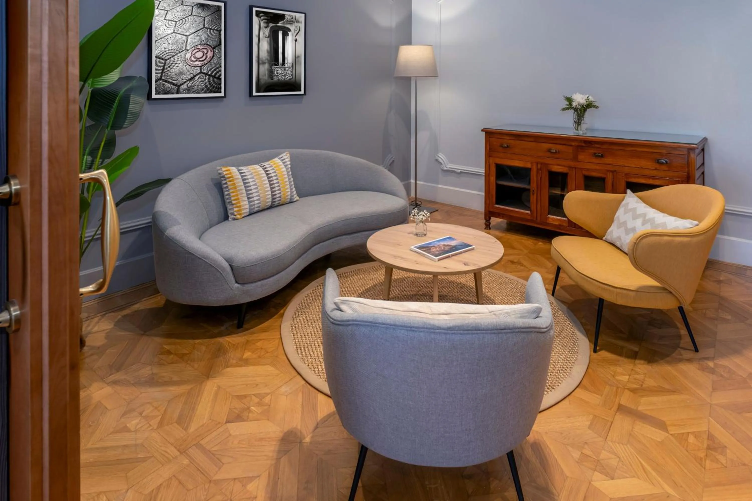 Photo of the whole room in Hotel SERHS Rivoli Rambla