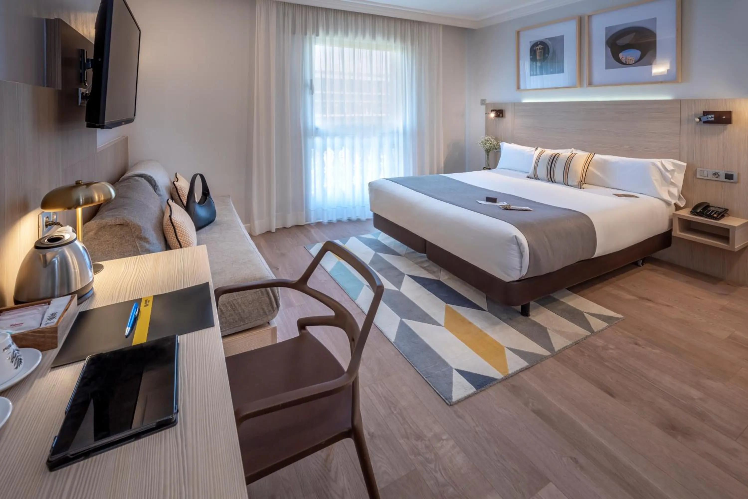 Photo of the whole room, Bed in Hotel SERHS Rivoli Rambla