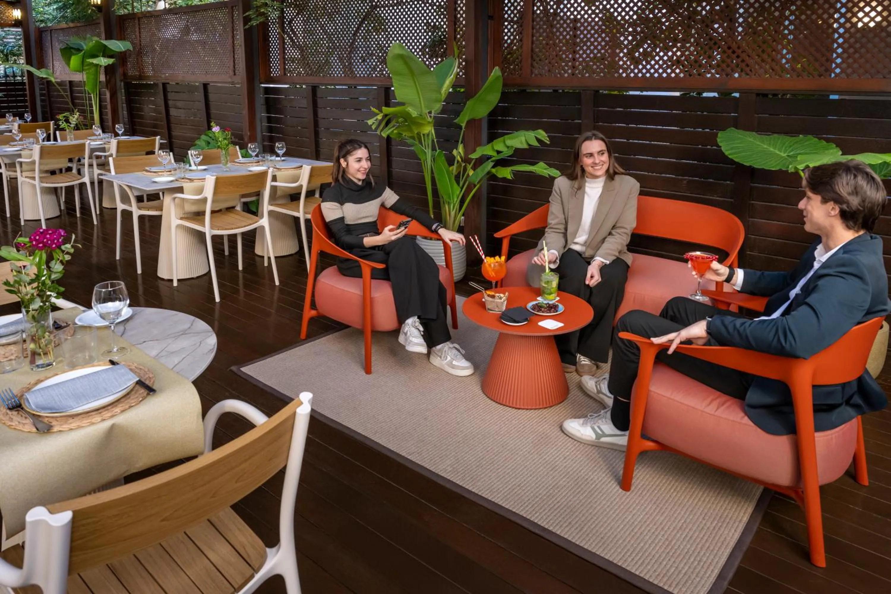 Restaurant/places to eat in Hotel SERHS Rivoli Rambla