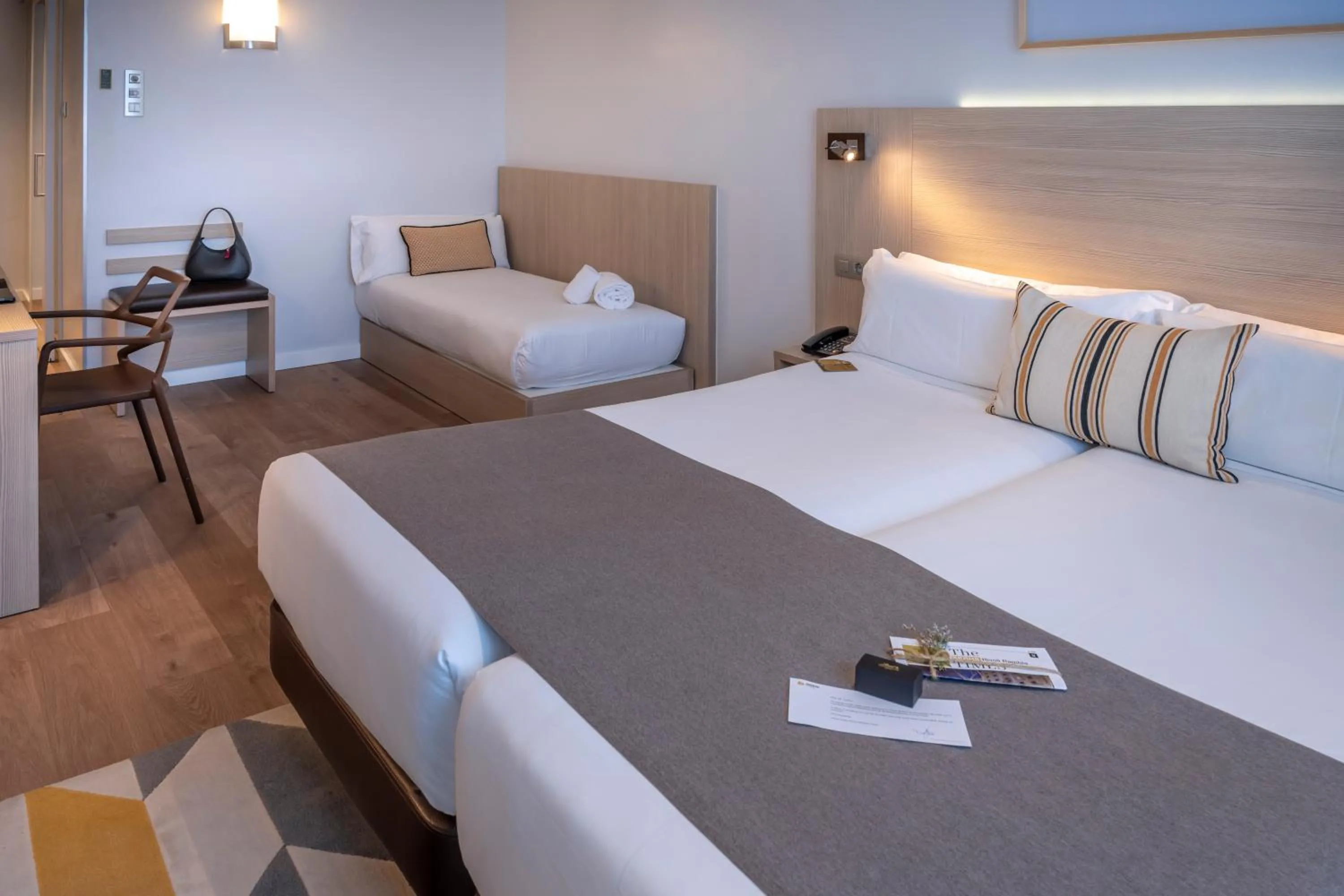 Photo of the whole room, Bed in Hotel SERHS Rivoli Rambla