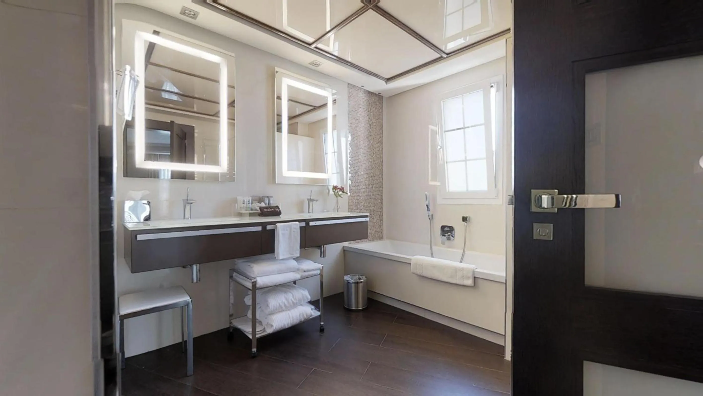 Bathroom in Vincci Selección Aleysa