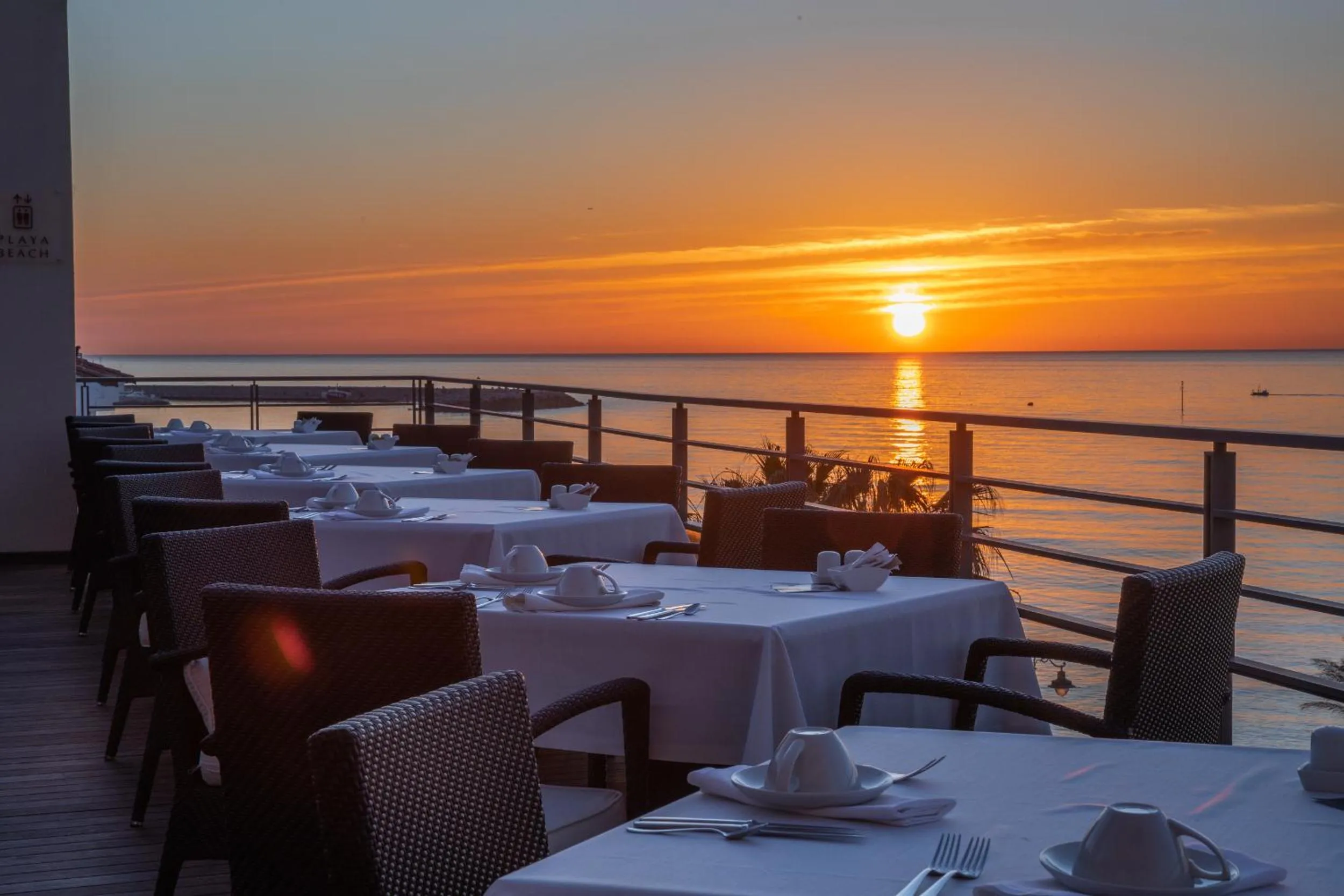 Sunset in Vincci Selección Aleysa