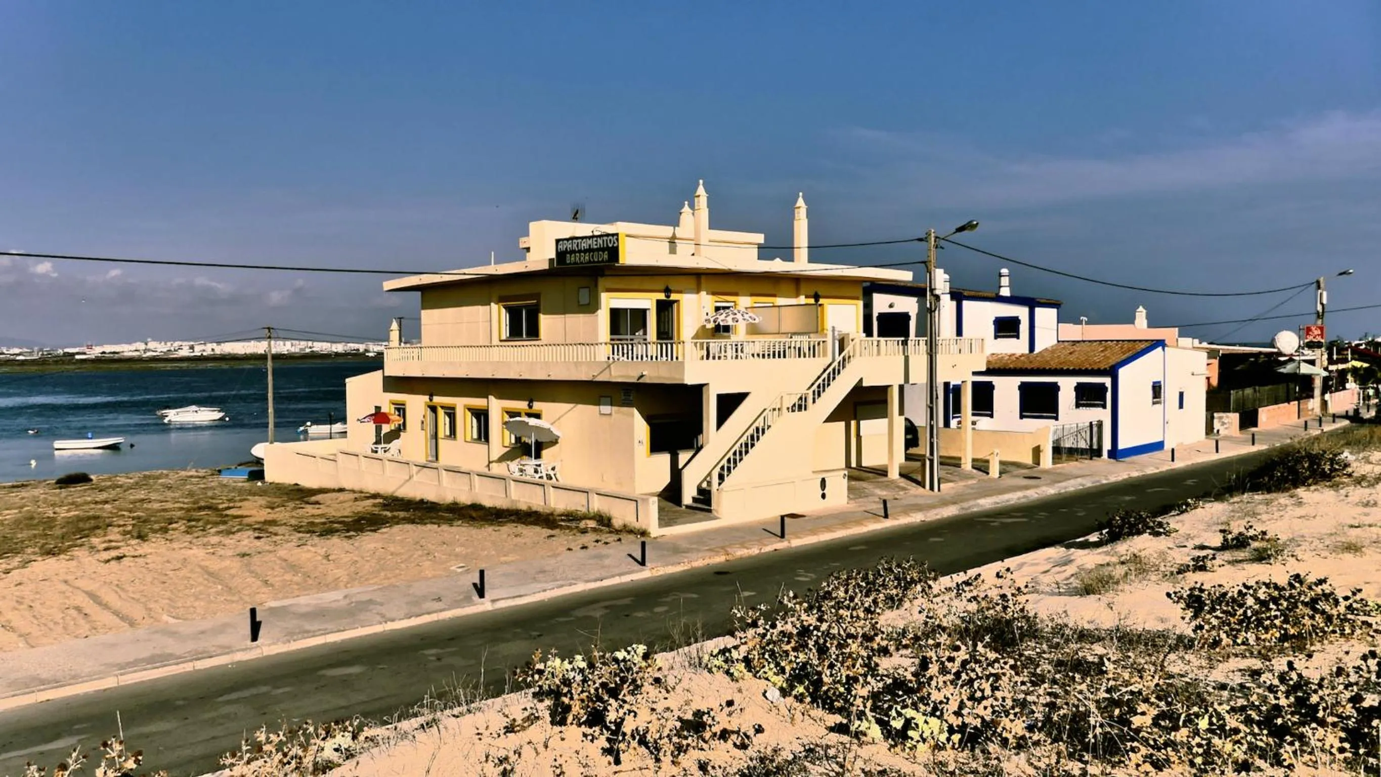 Property building in Apartamentos Barracuda