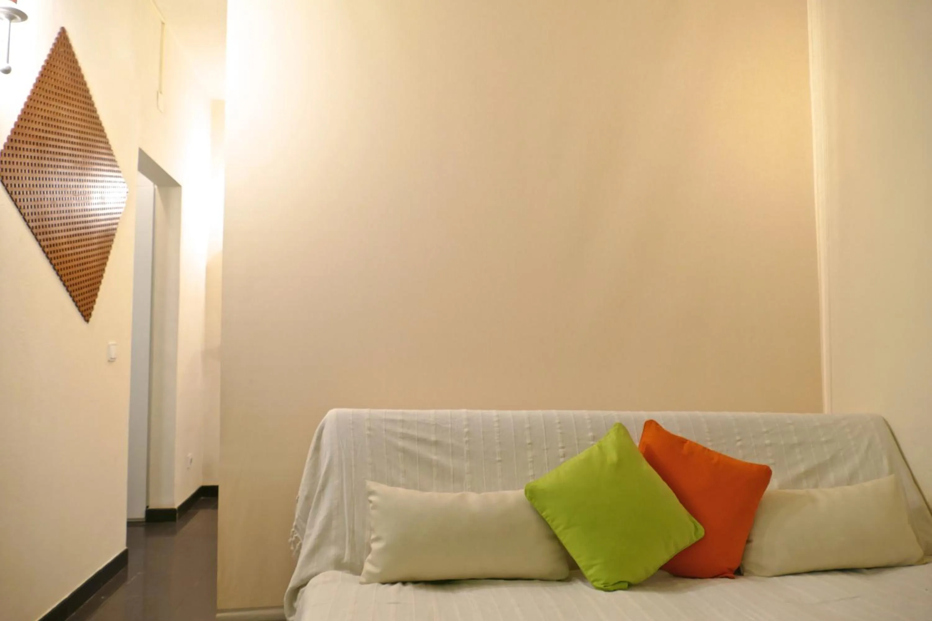 Communal lounge/ TV room, Bed in Apartamentos Barracuda