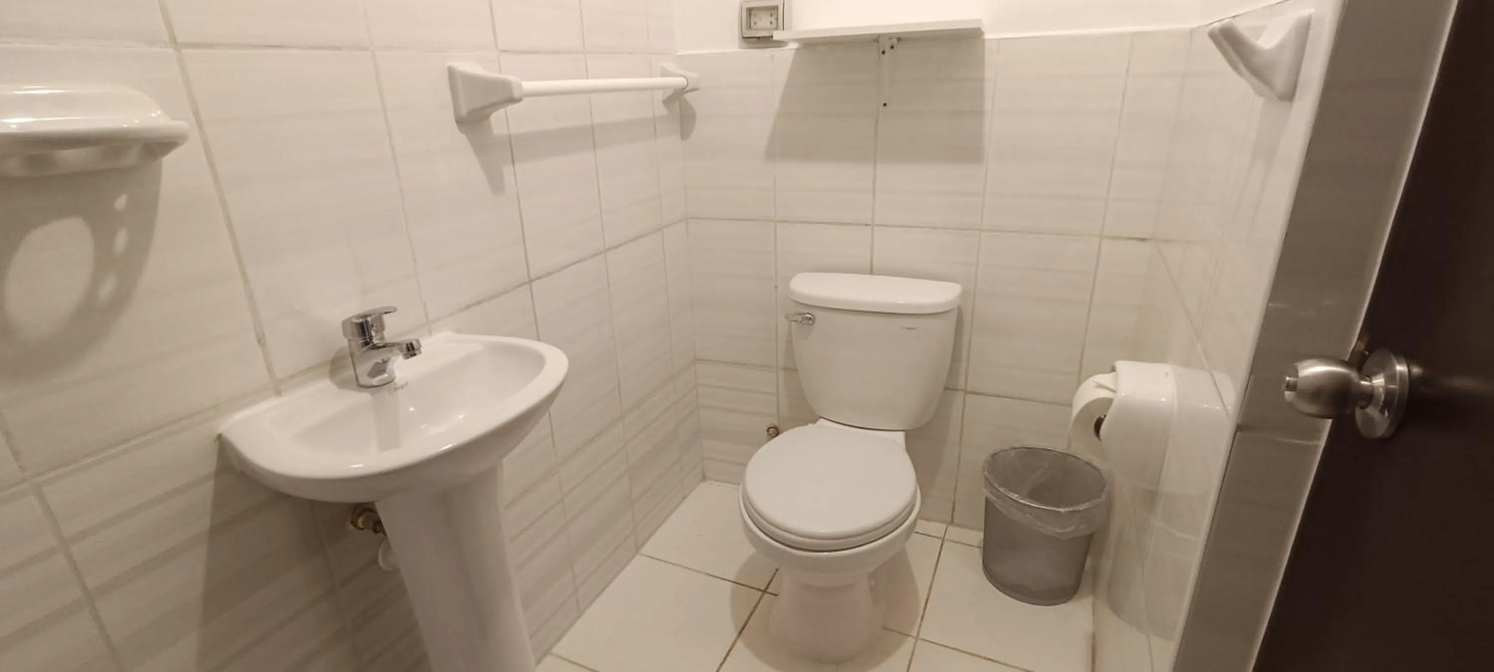 Toilet in El Ave Azul Boutique Hotel Cusco