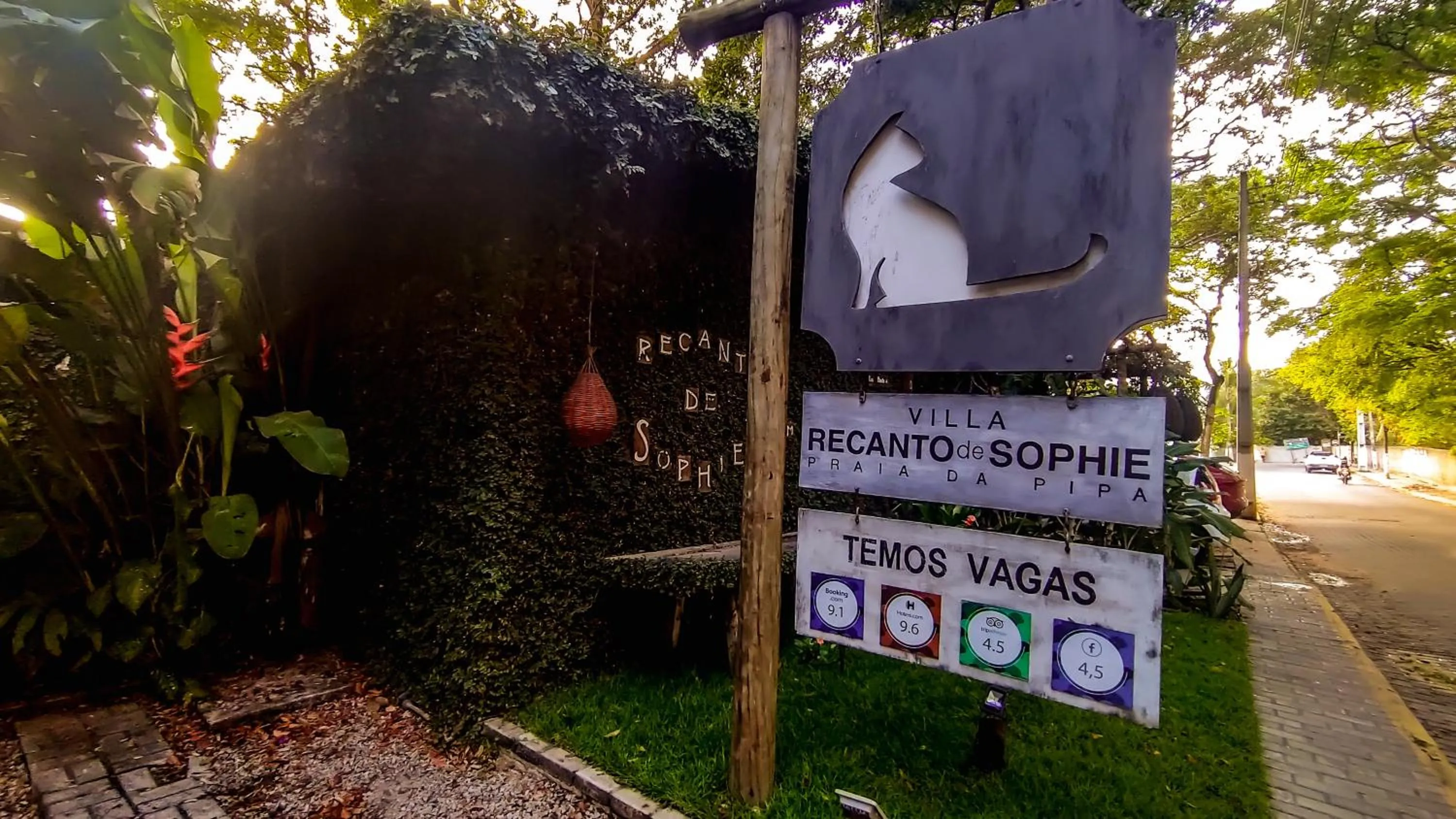 Property building in Recanto de Sophie