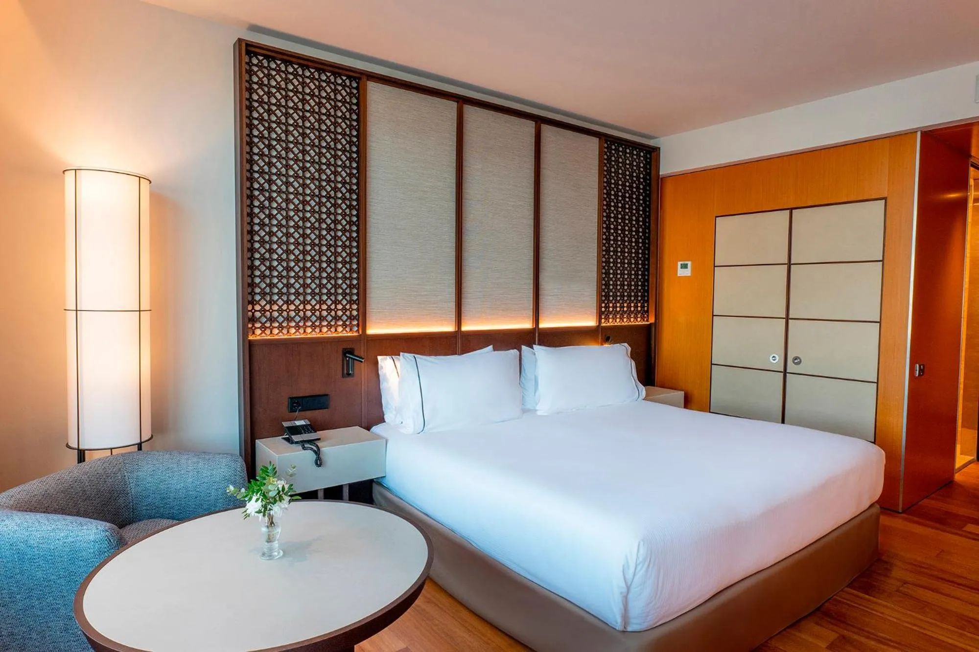 Bed in Eurostars Grand Marina Hotel GL