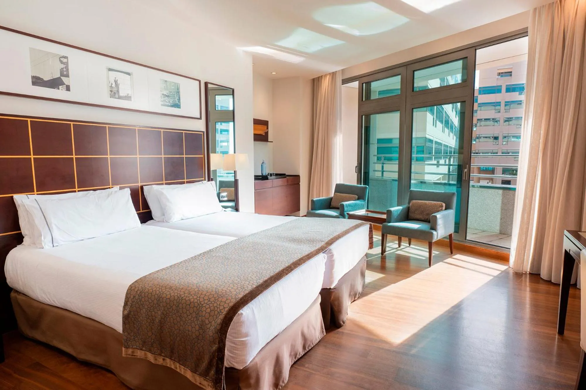 Bedroom, Bed in Eurostars Grand Marina Hotel GL