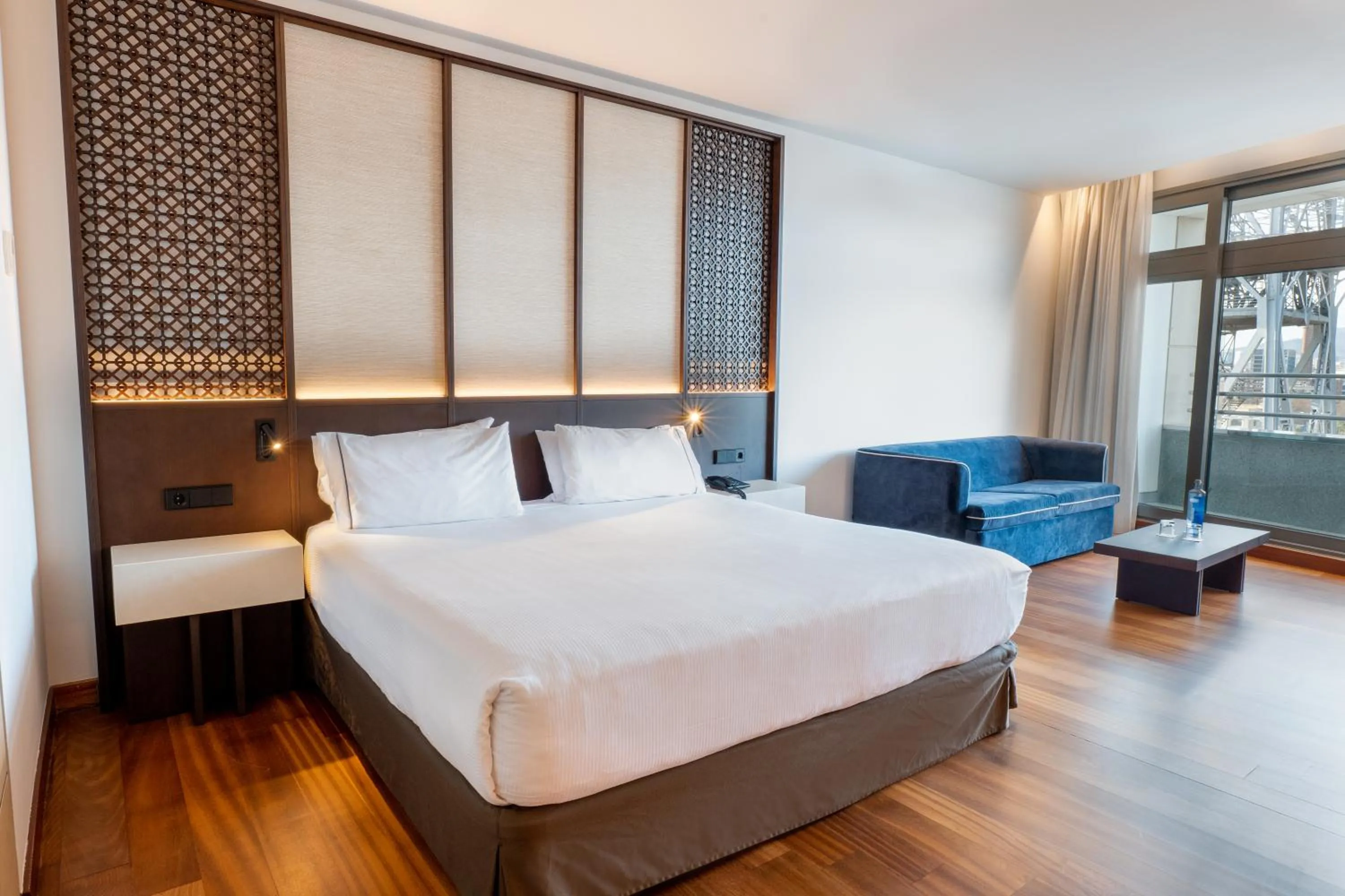 Bed in Eurostars Grand Marina Hotel GL